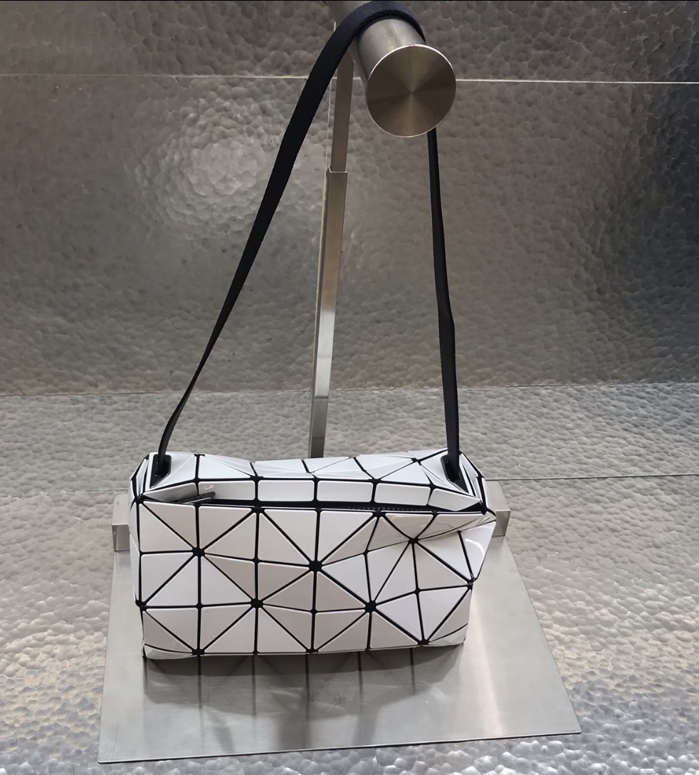 BAO BAO ISSEY MIYAKE CARTON