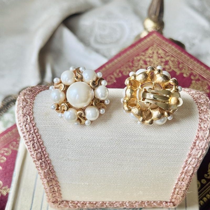 Vintage 1980s from Germany - Classic Champagne Gold Faux Pearl Statement Clip Earrings (NZ088)