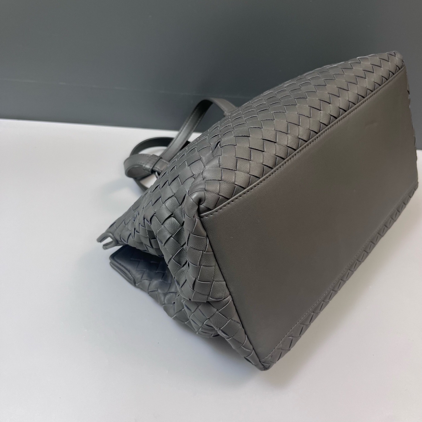 【預訂貨品】BV 灰色編織tote bag