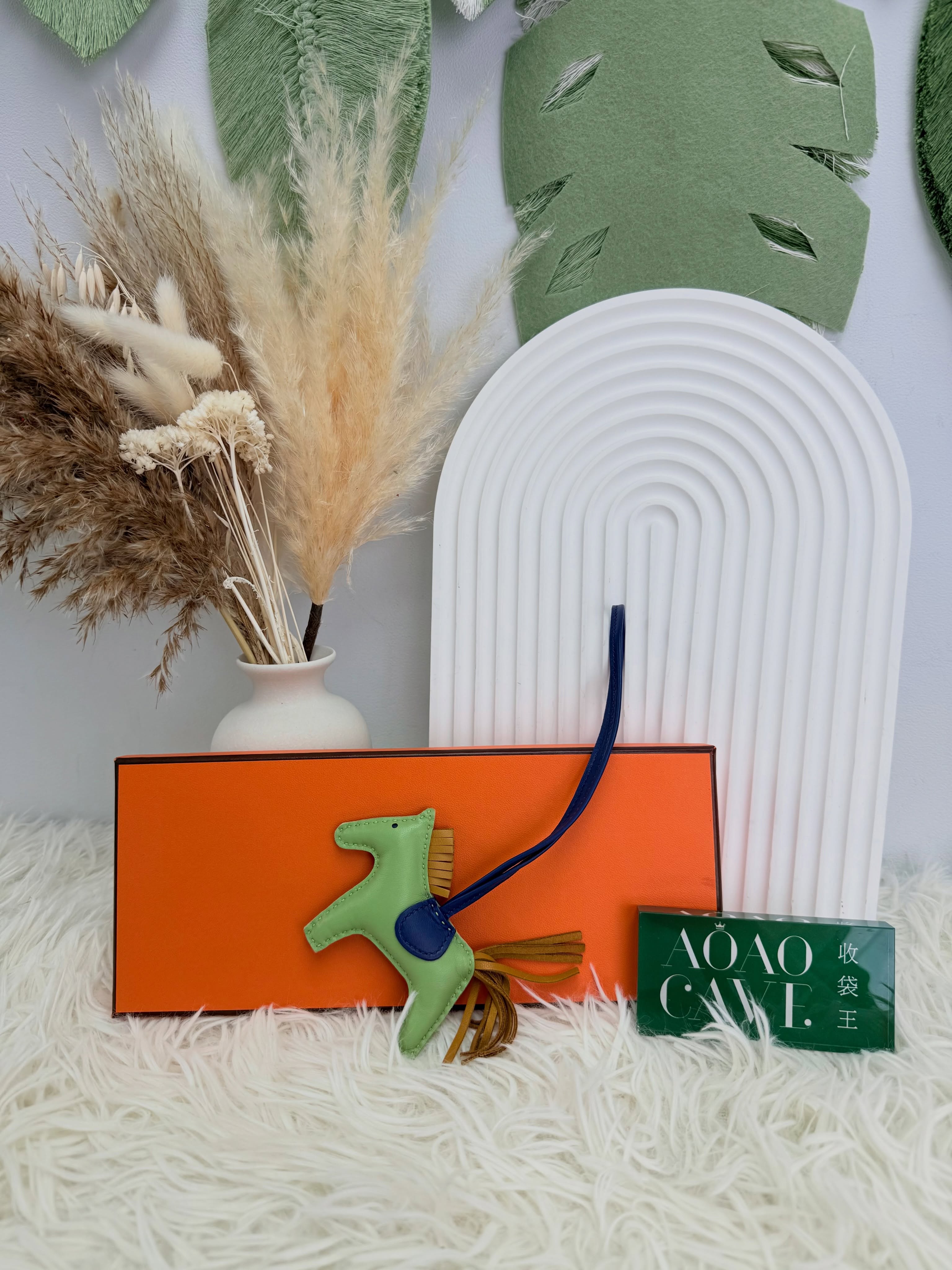 Hemes🛍️閑置品近全新❣️牛油果小馬掛件 I stamp 💚有盒有單