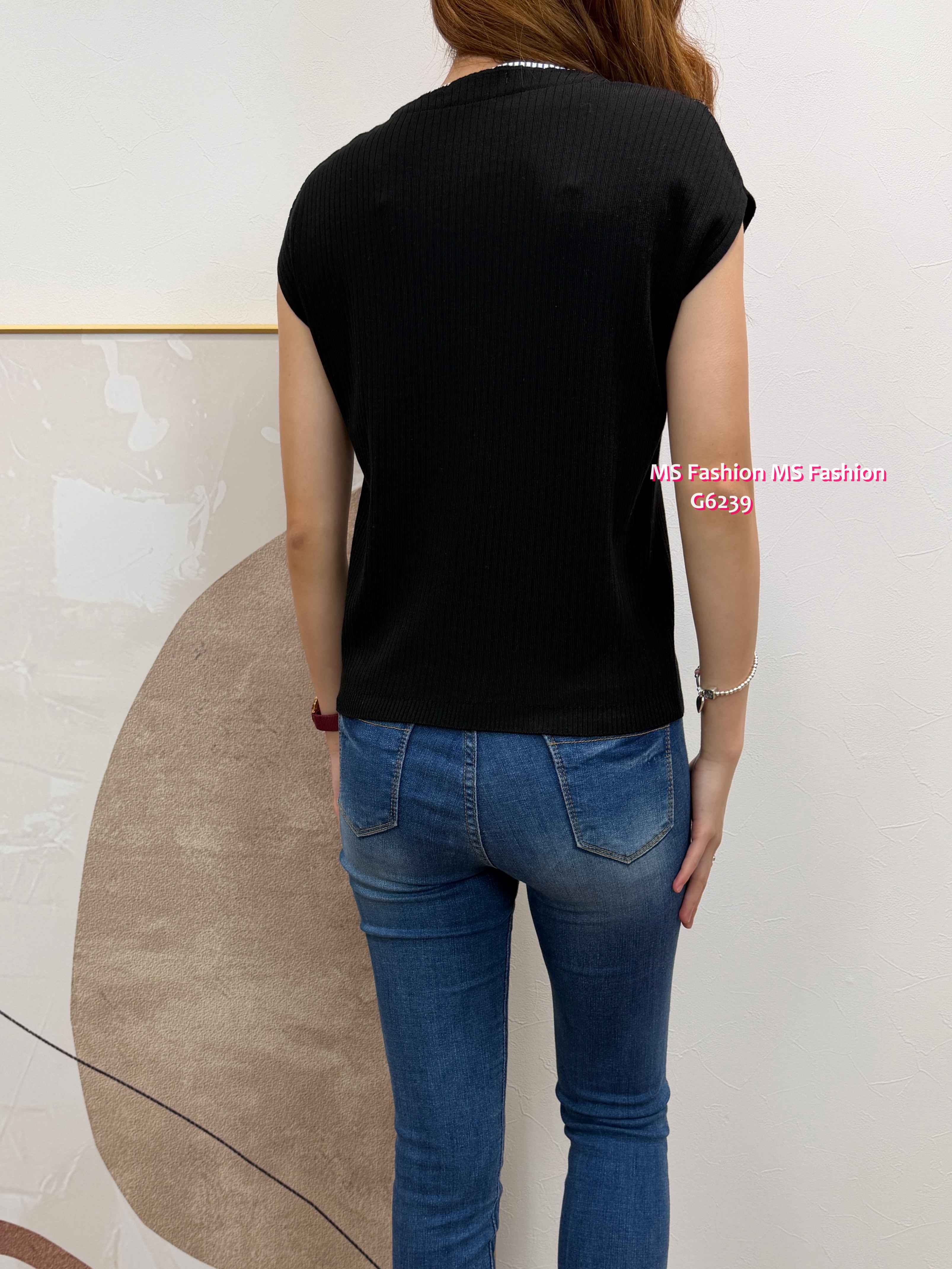 G6239 韓國🇰🇷V領拼布top