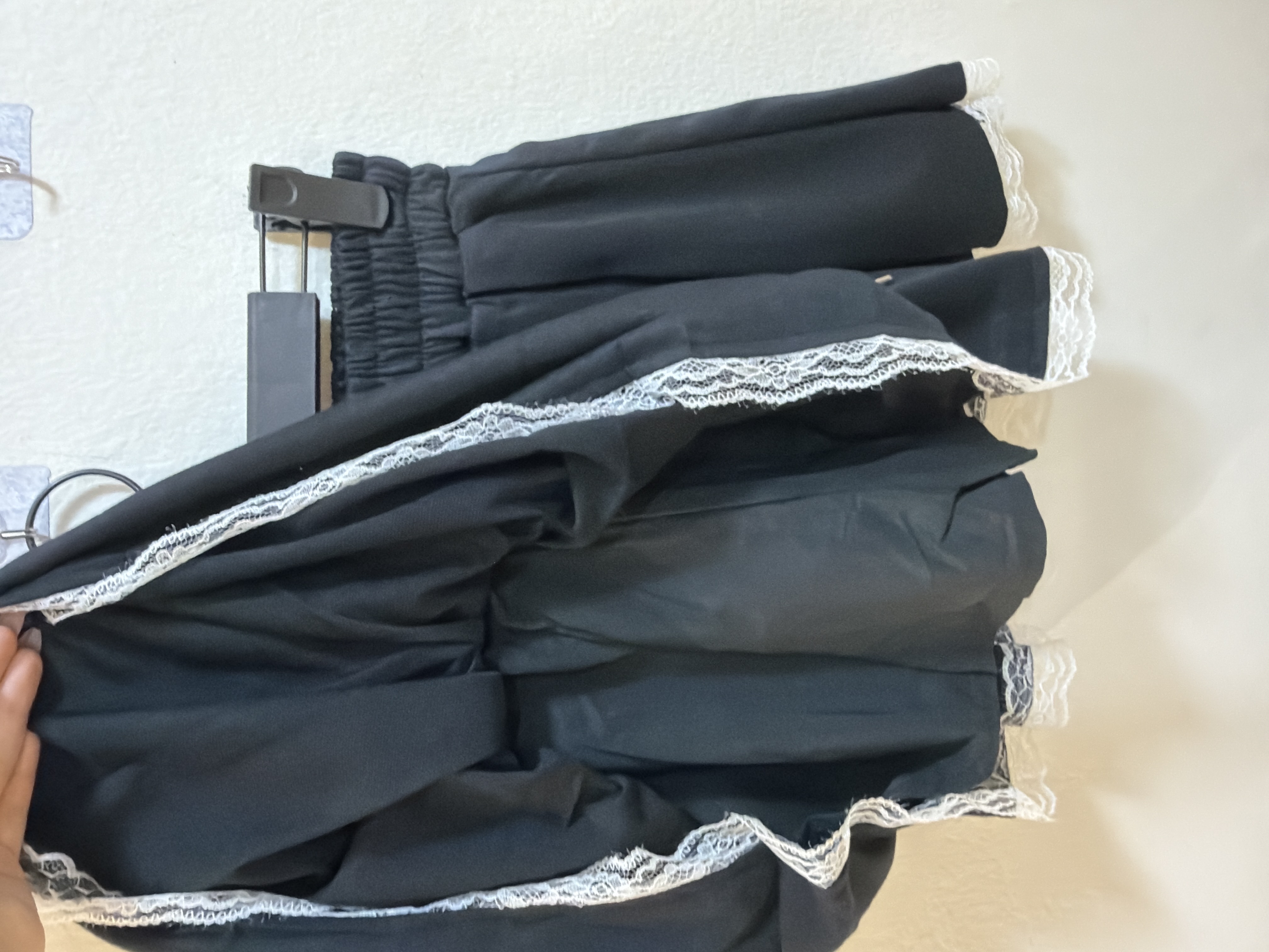 黑色蕾絲边裤裙