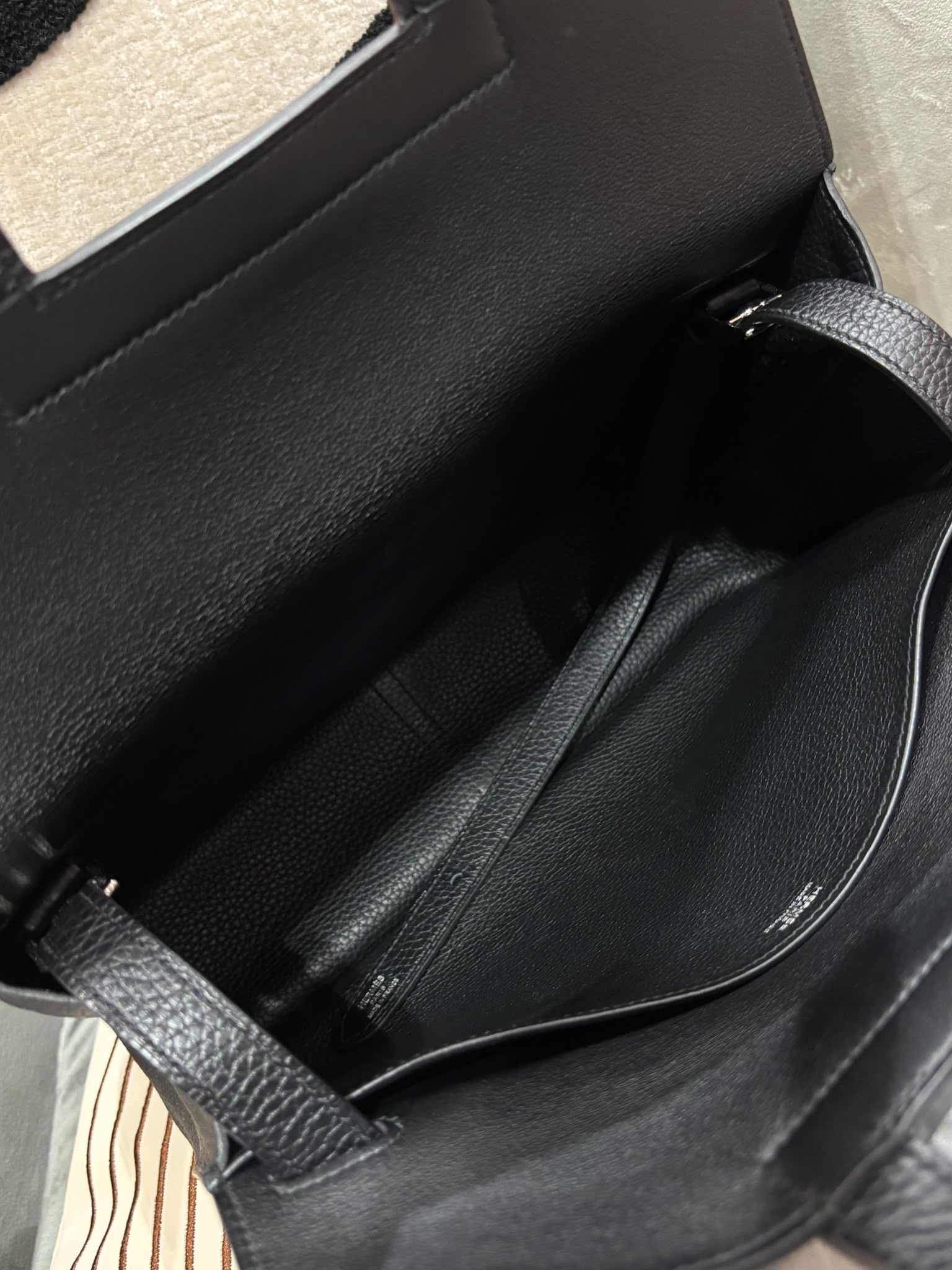 Hermes Halzan 31,STAMP A 黑銀 100%Authentic,98%new ✅專門店收據 ✅Dust bag 