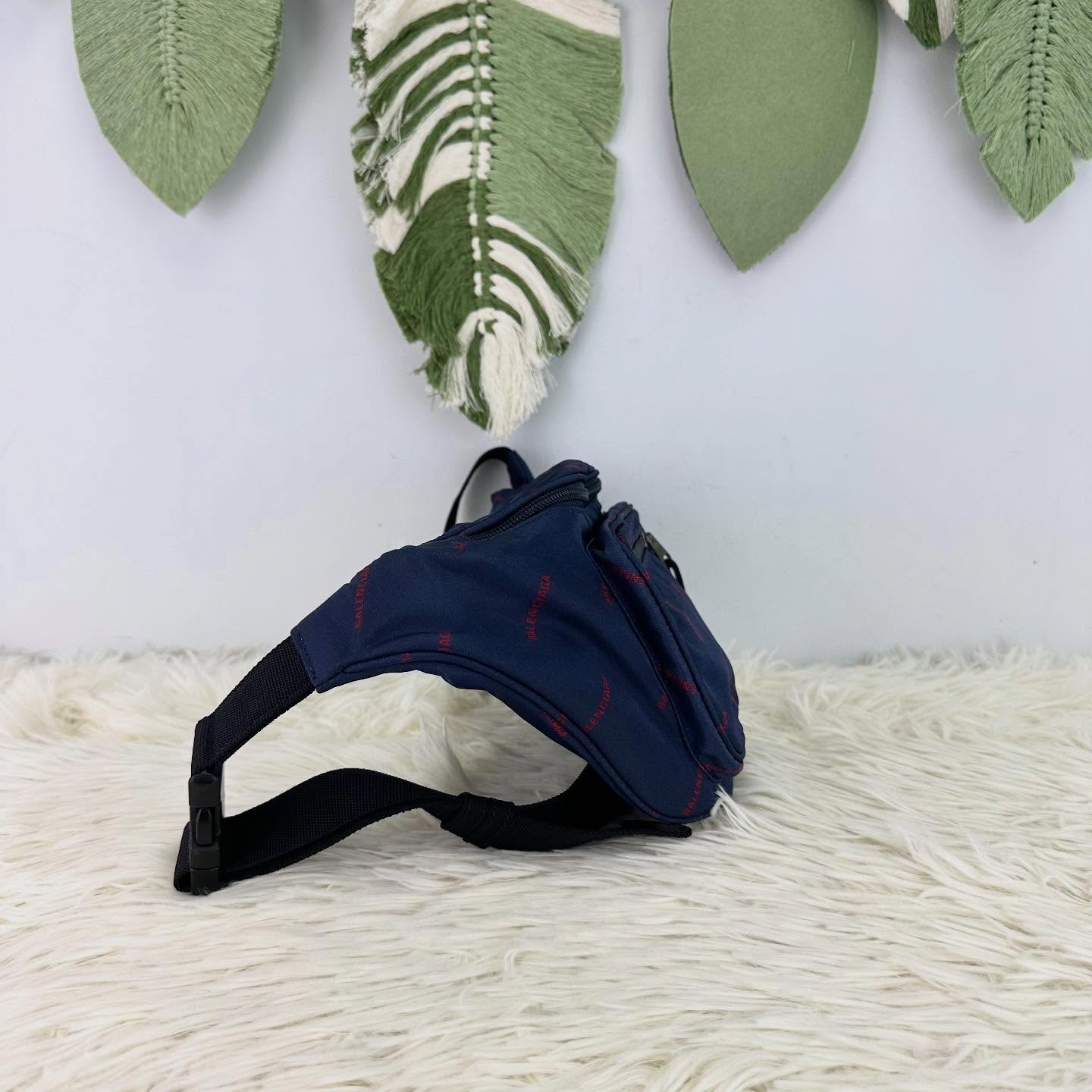 BALENCIAGA🤍PRE OWNED 經典藍色印花尼龍 胸口包 腰包💙