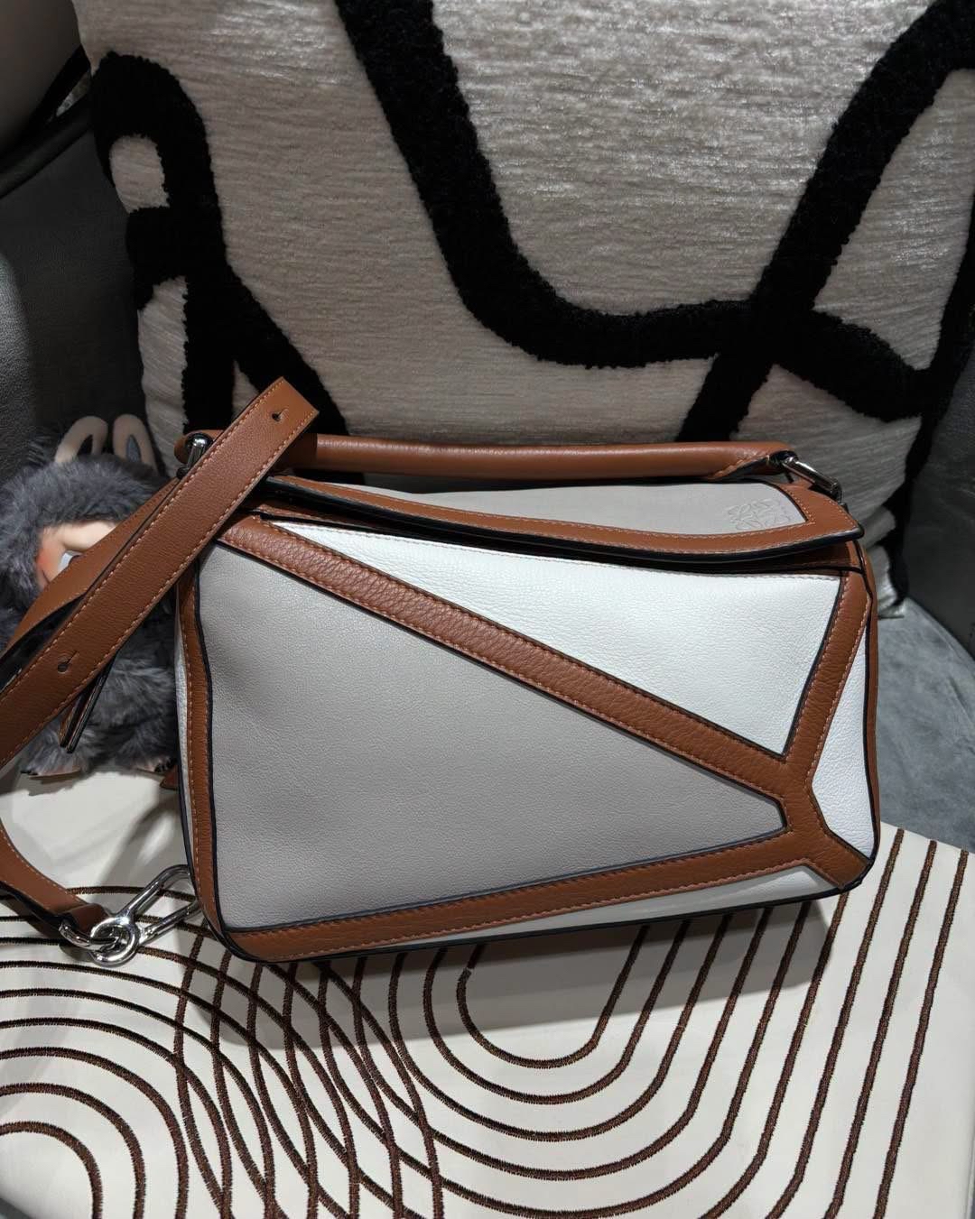 Loewe puzzle small calfskin 100%Authentic ,98%new ✅dust bag 