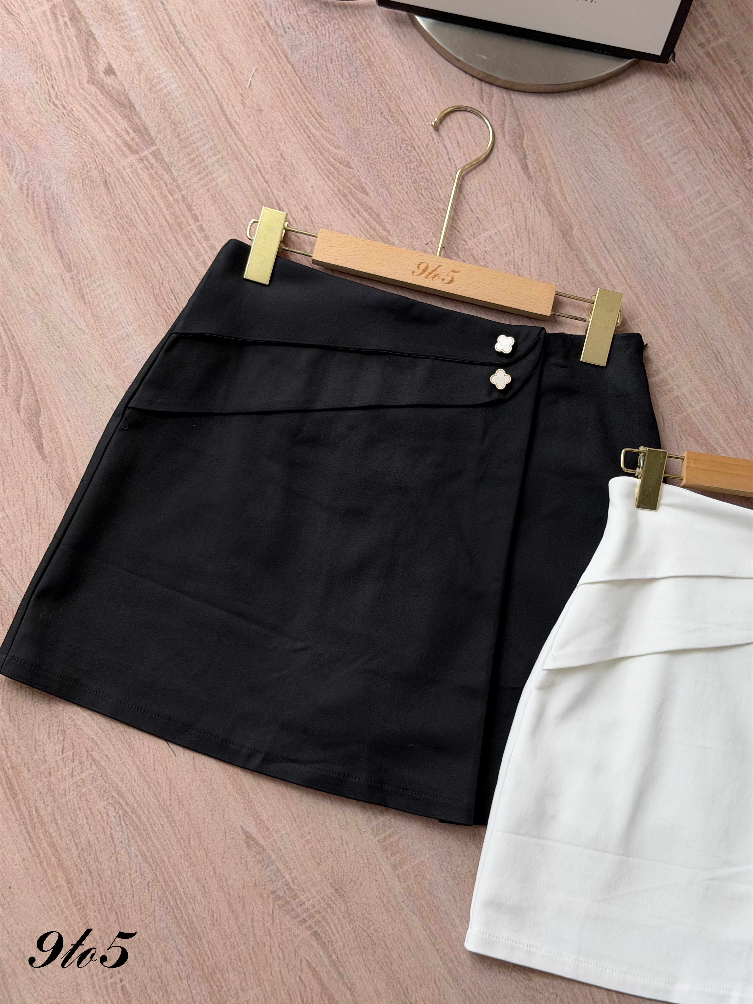 S2037 A Line Short Skirt - Black & White