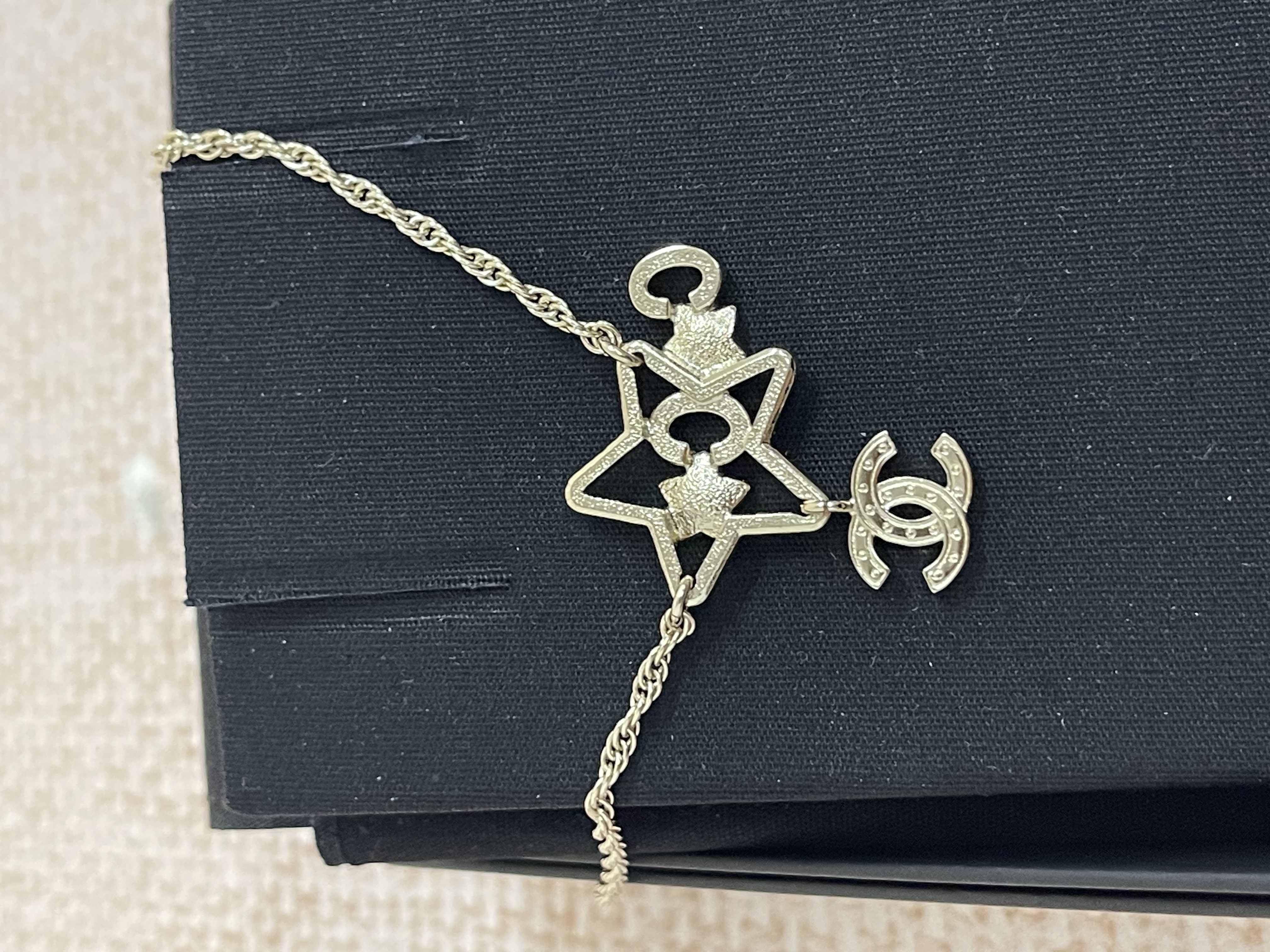 Pre-owned Chanel Necklace / Product Code: 26042406