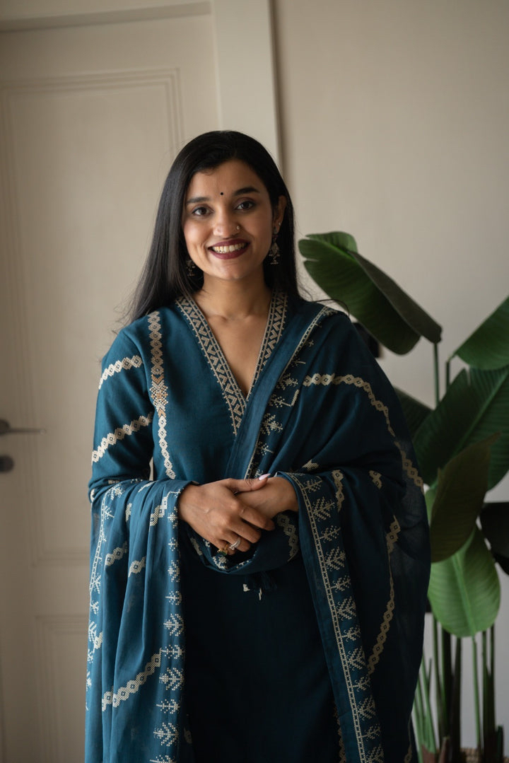 Kashish: Teal Elegance