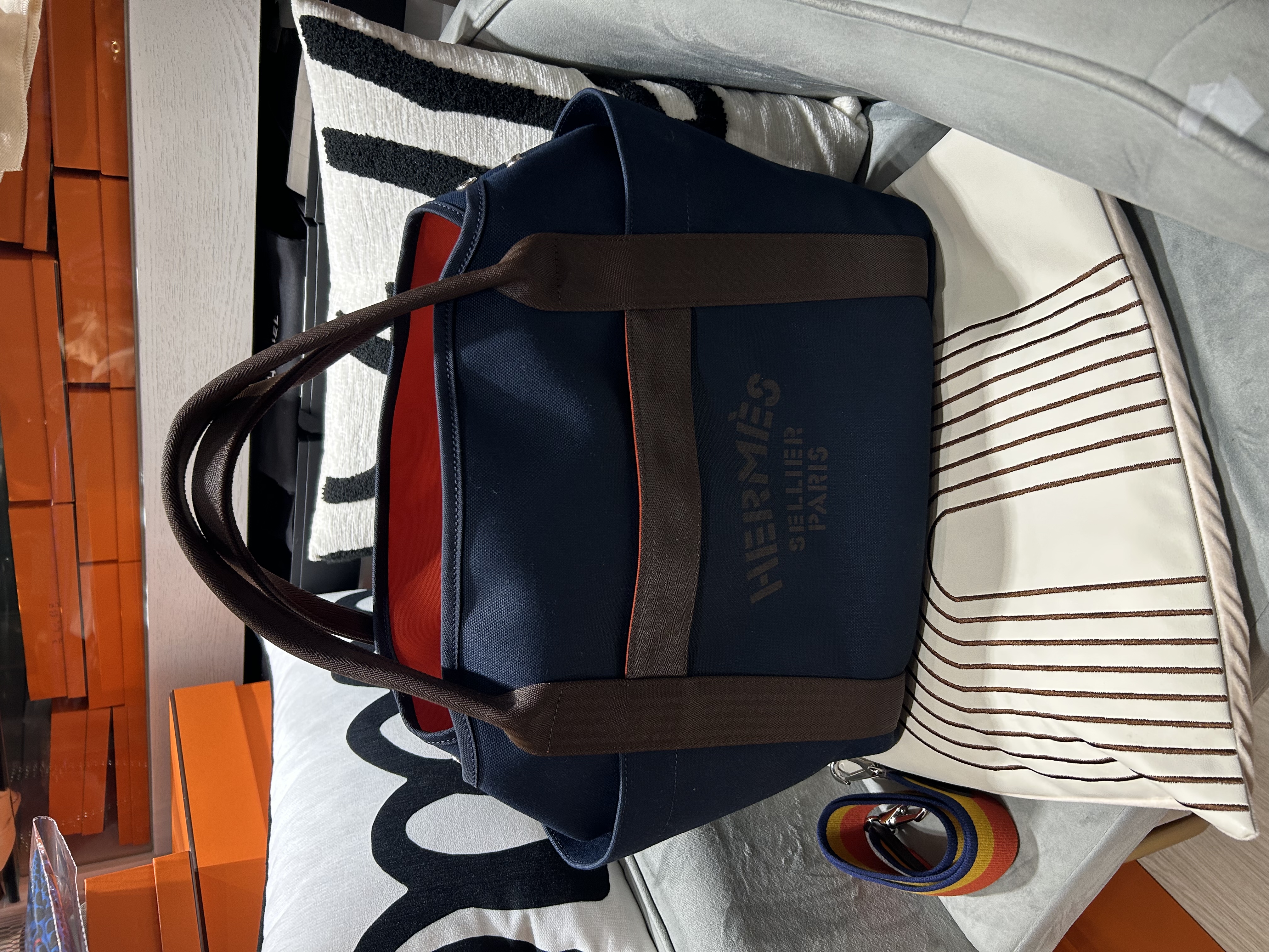 HERMES Grooming tote bag Stamp C shoulder bag Navy 100%Authentic,98%new✅strap✅dust bag  