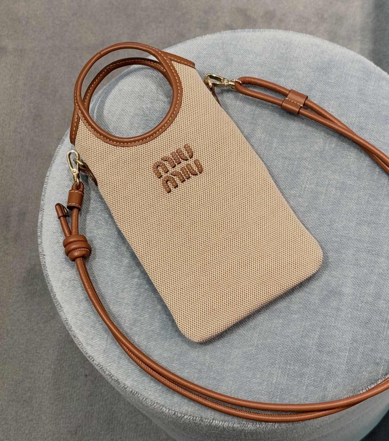 訂貨📮MiuMiu Canvas 電話袋 Size 21x12.5cm