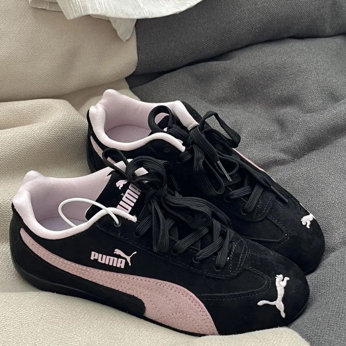 多款選擇/$250對。2對起$240對。Puma賽車風板鞋多款選擇/$250對。2對起$240對。Puma賽車風板鞋