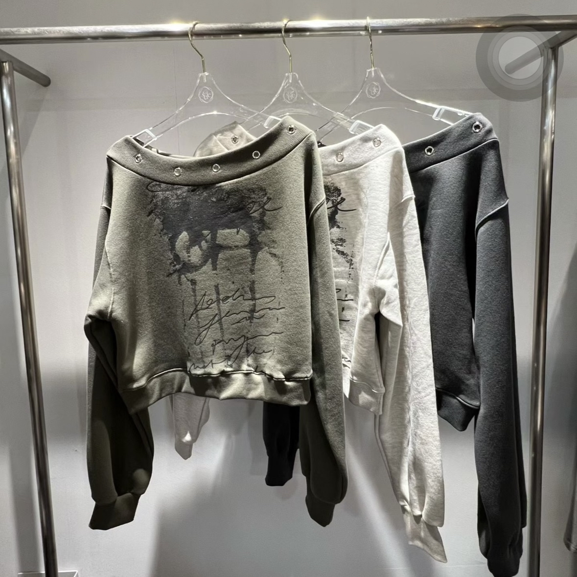 韓國Y2K洞洞塗鴉短Hoodie 