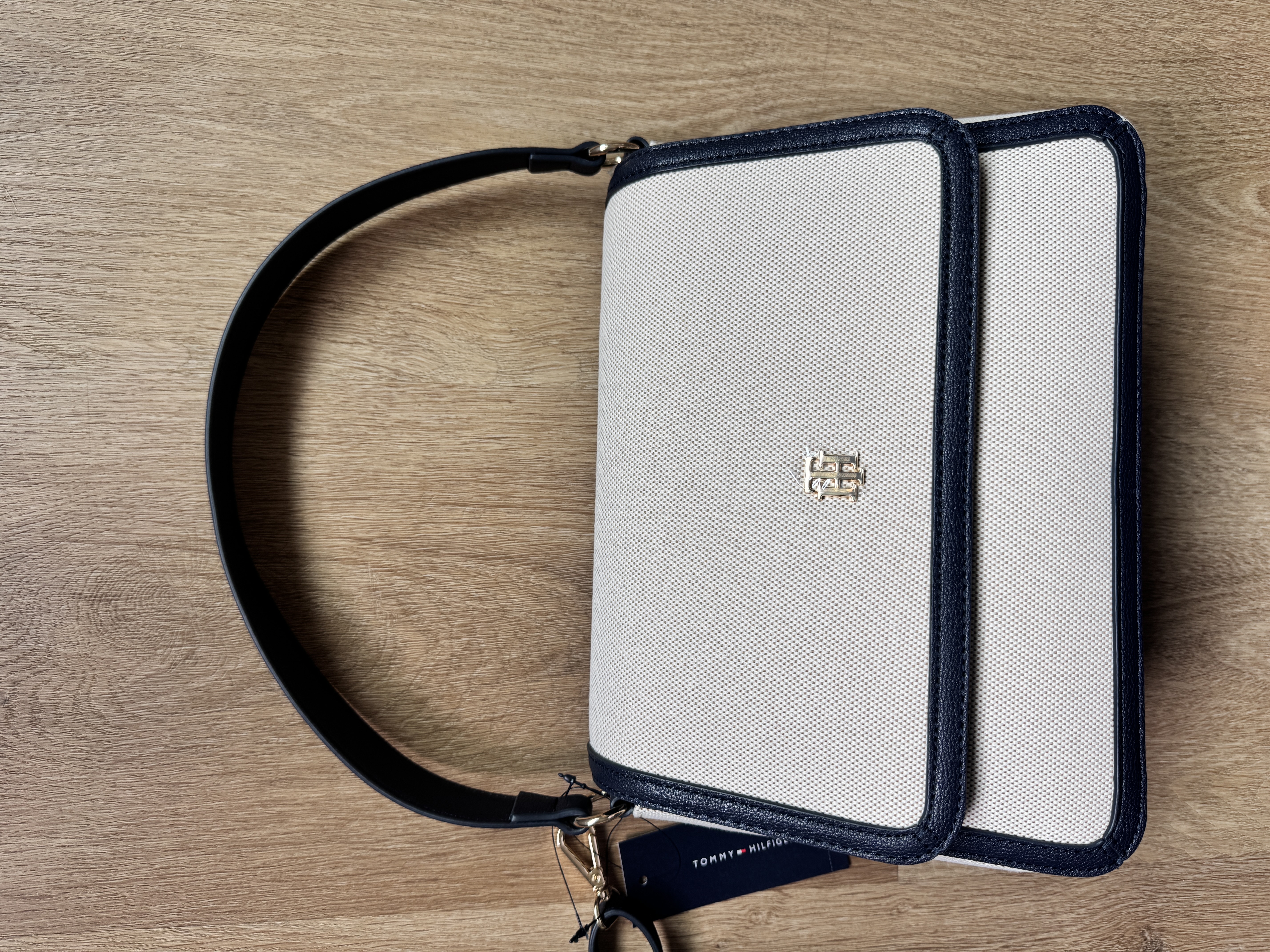 Tommy Hilfiger女裝手袋 (香港現貨)