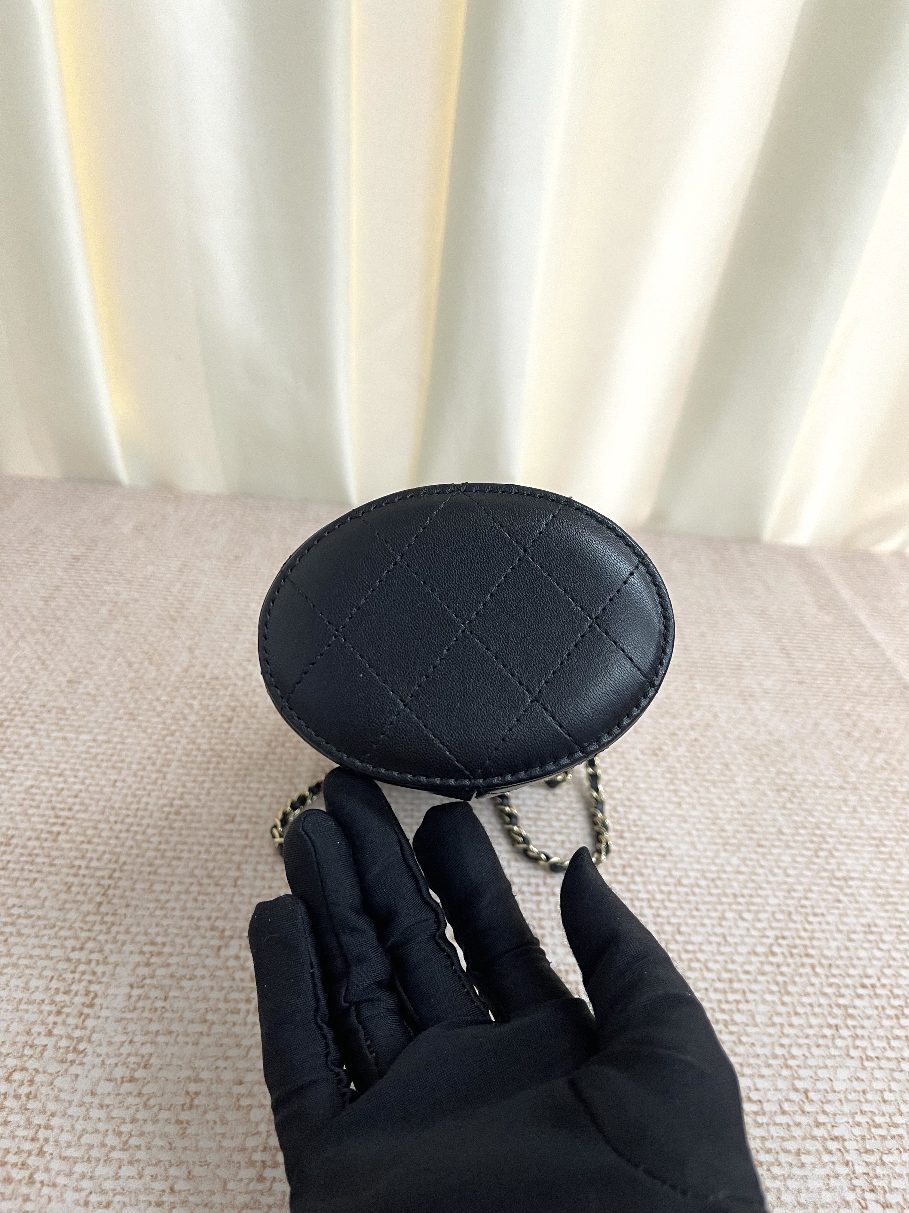 Pre-owned Chanel Round Vanity Case/ Product Code: 26042801
