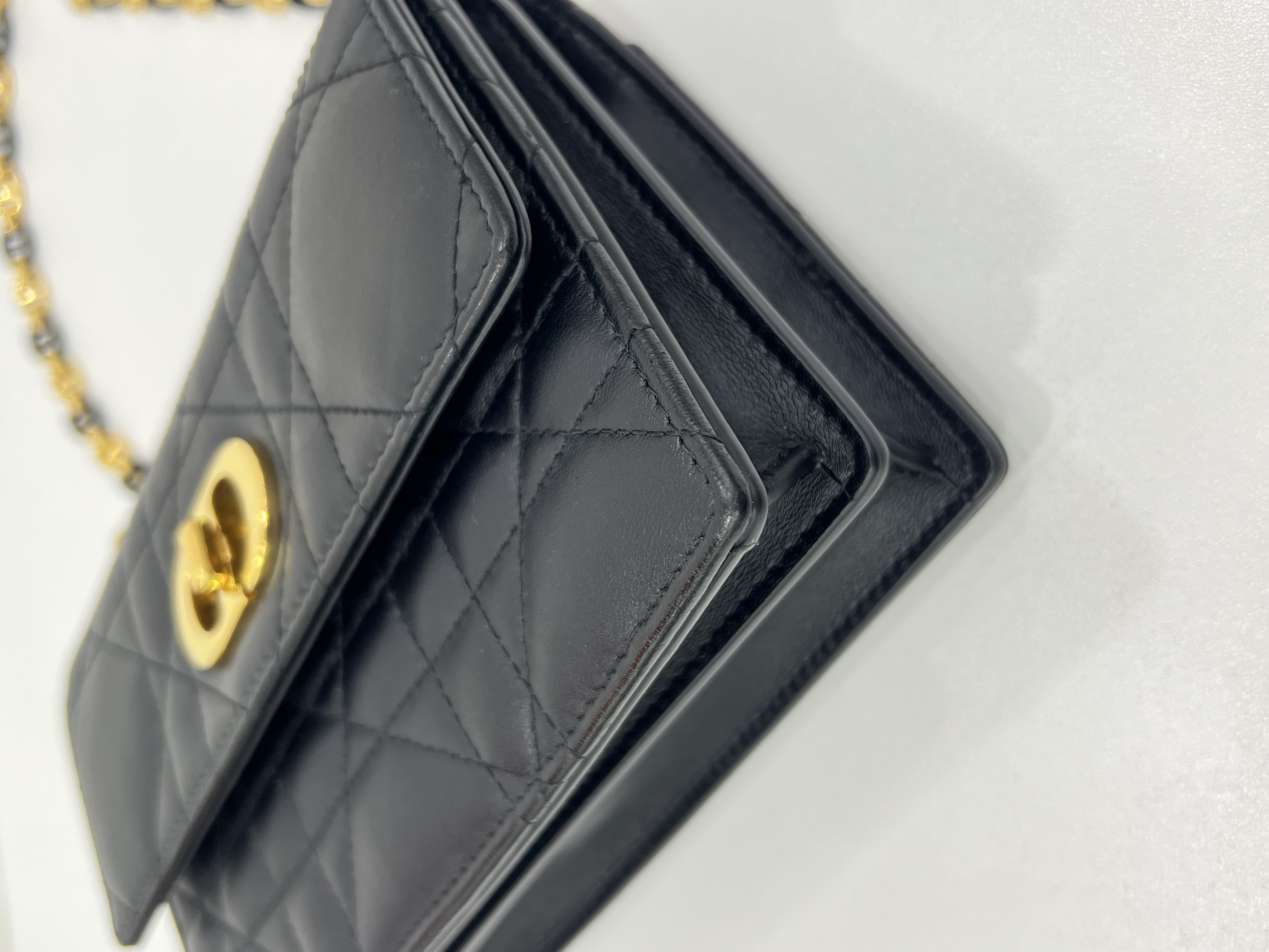 直播貨品 |  [1個-$100 2個-$300］E31