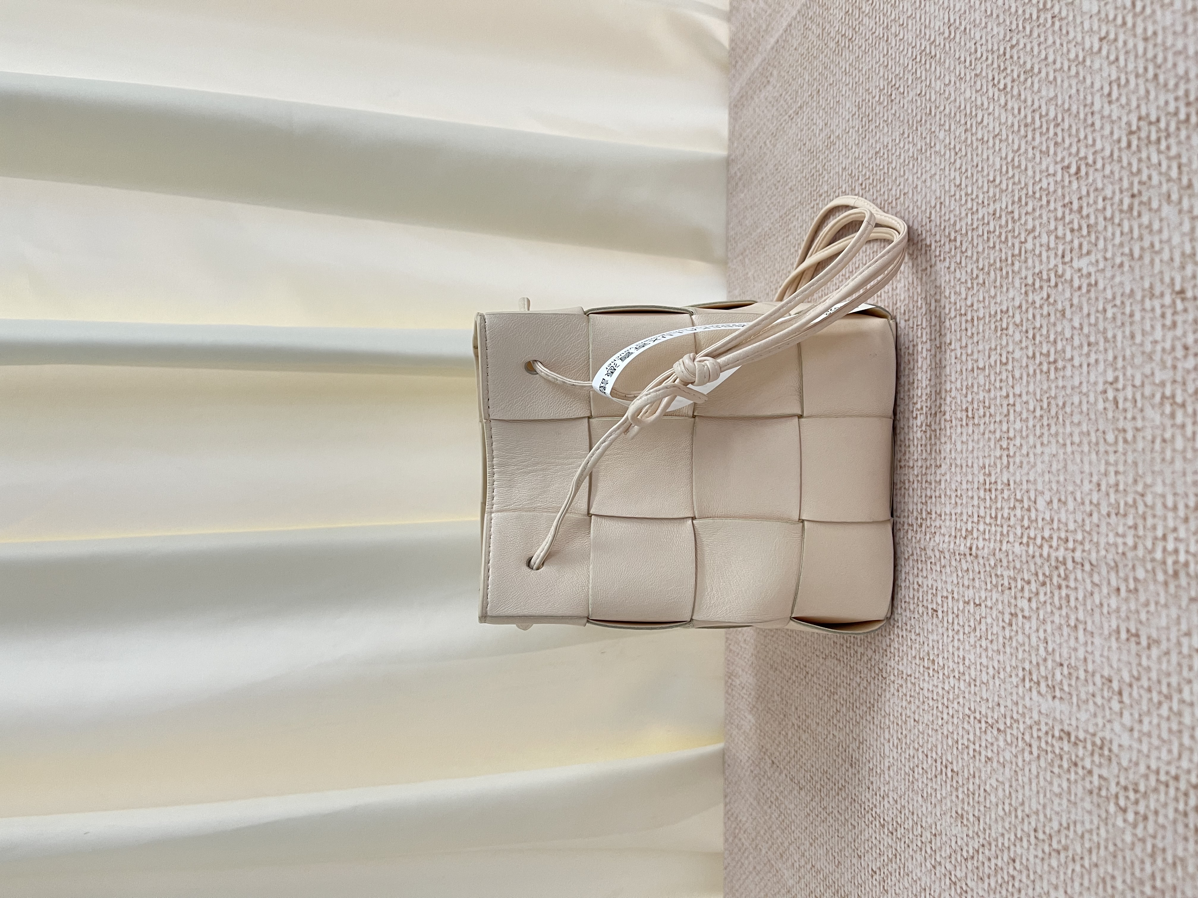 Pre-owned Bottega Veneta Cassette Bucket Bag/ Product Code: 26042401