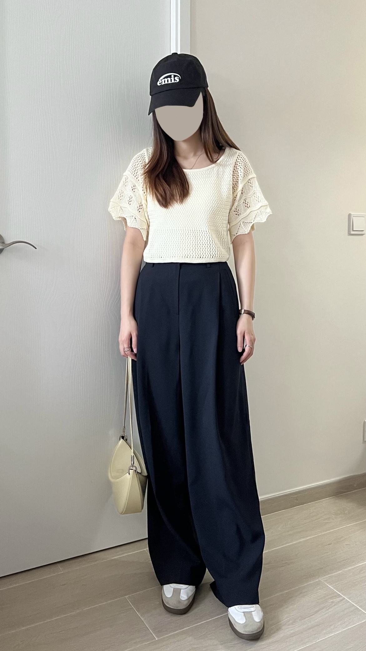 甜價鏤空花邊針織上衣 包容度大 現貨