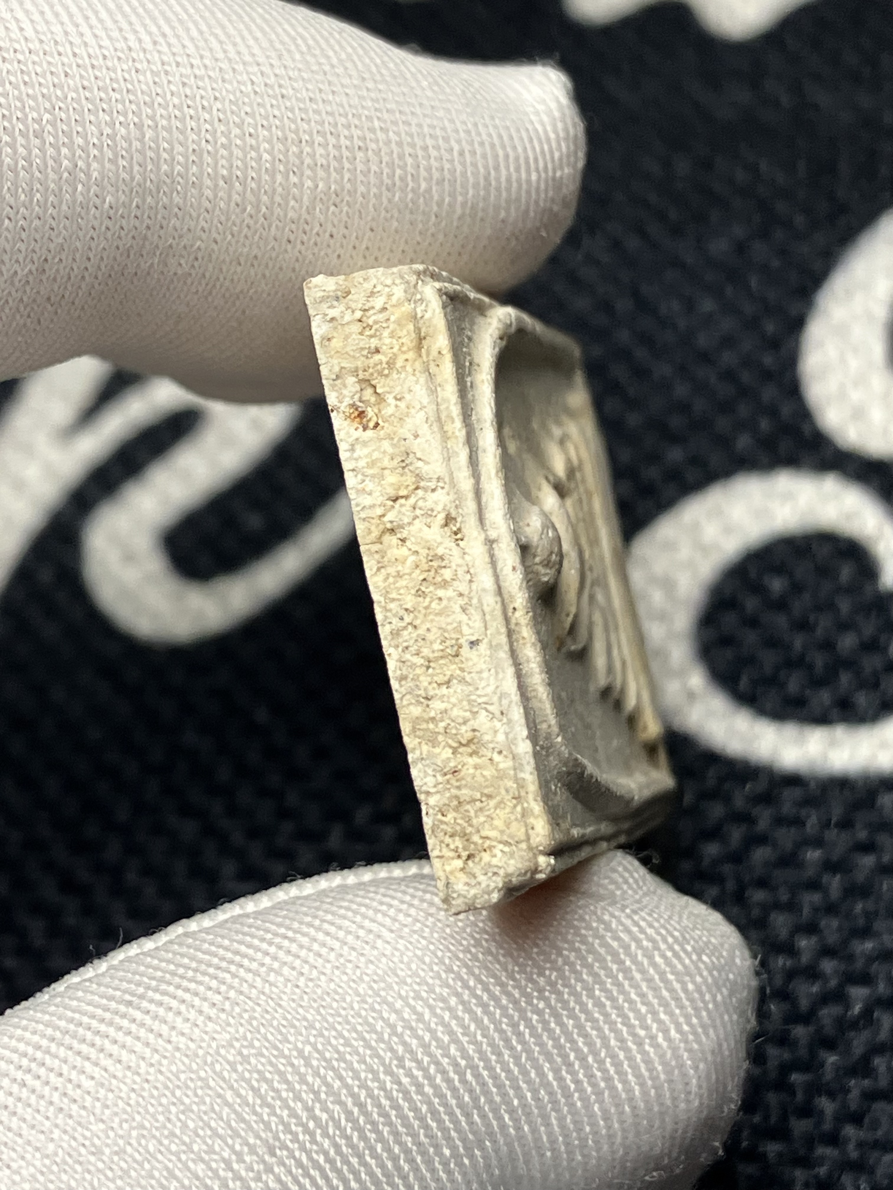 龍婆披贊 佛曆2551 如願崇笛 附原裝廟盒｜師父親手寫符