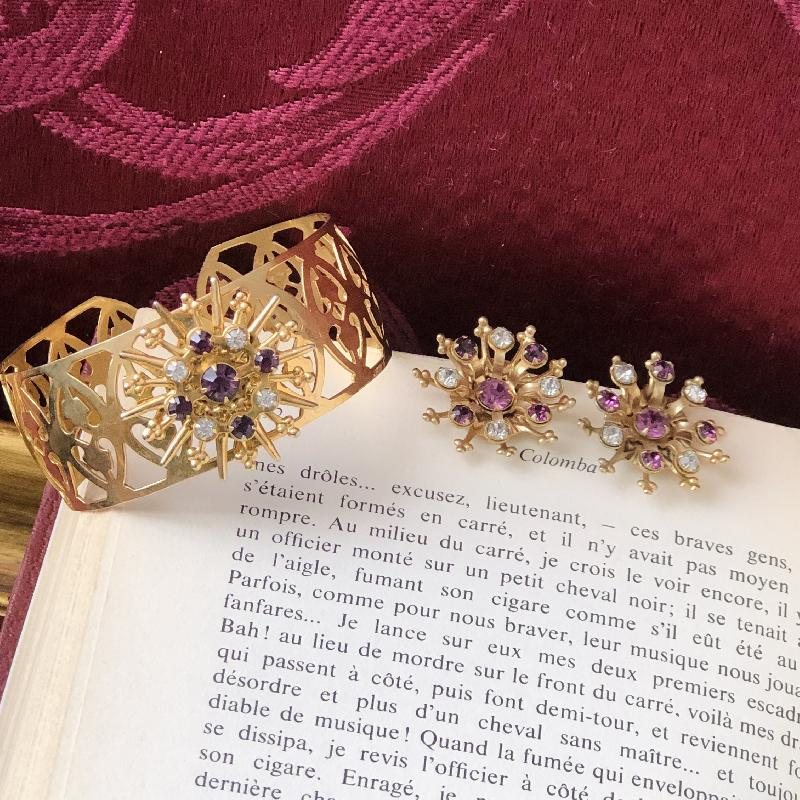 Vintage Signed P&F Victorian Inspired Style Amethyst Rhinestone Cuff Bracelet & Screwback Earrings (MT624)