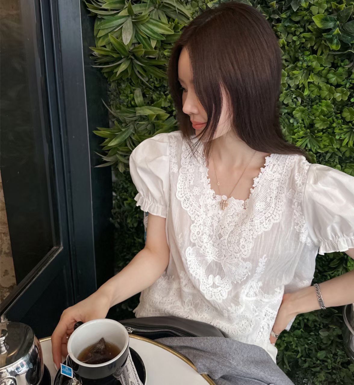 Embroidered lace blouse 