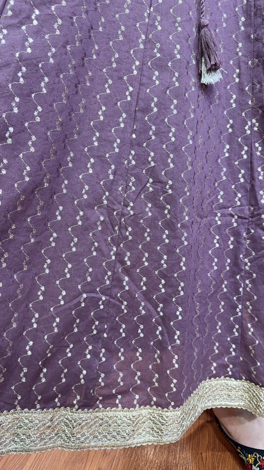 2521 Ash Purple 4-Rope Wavy Straight Line Pattern Emb. OP 50"