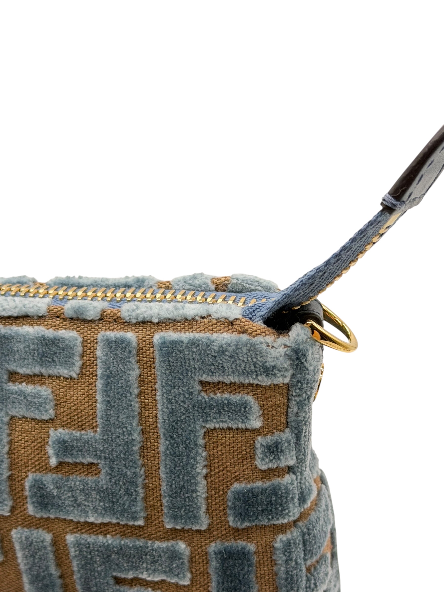 Pre-Owned FENDI Prouch / Product Code: 26053003