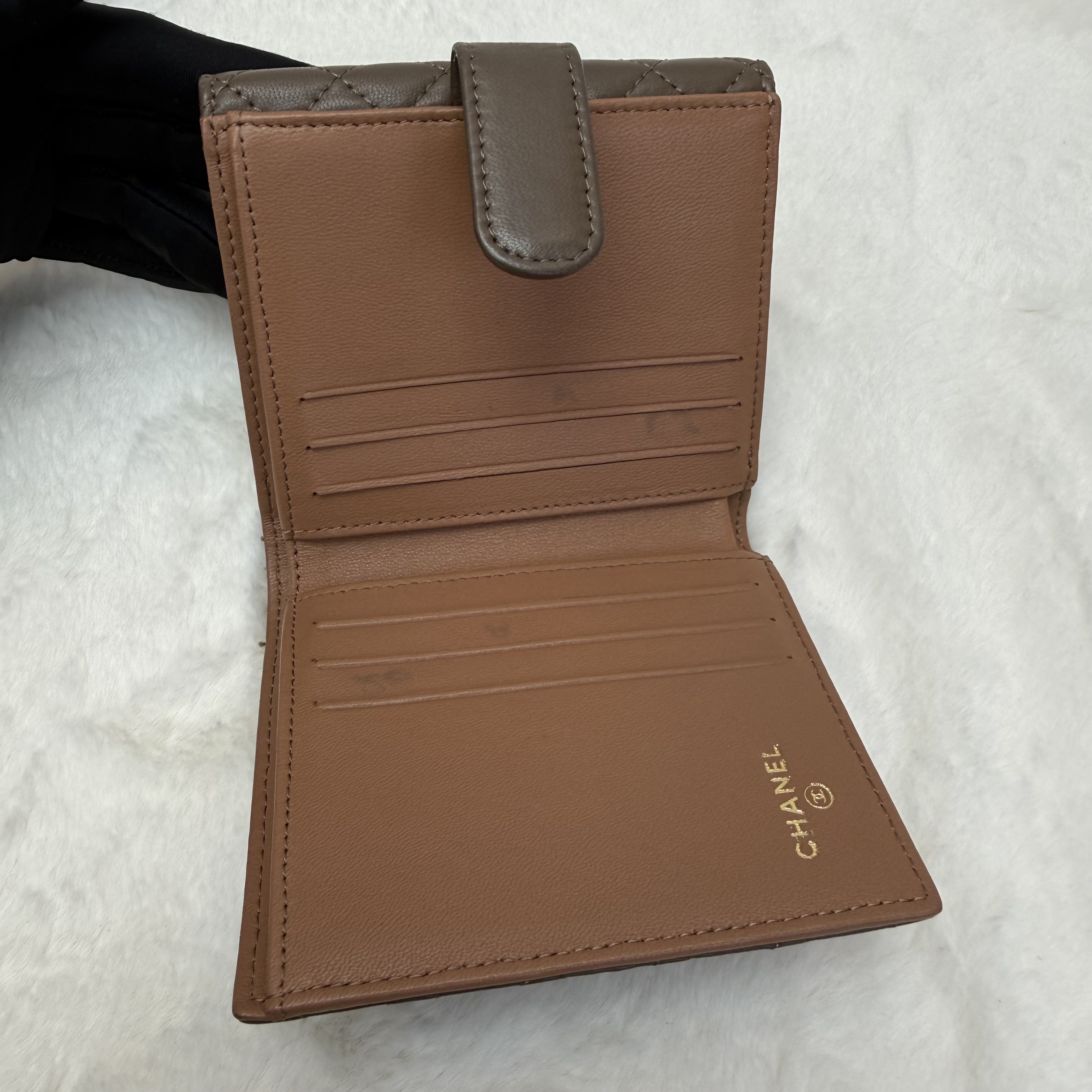 CHANEL香奈兒卡包 方形半口蓋錢包 駝色金扣 菱格紋羊皮零錢包 