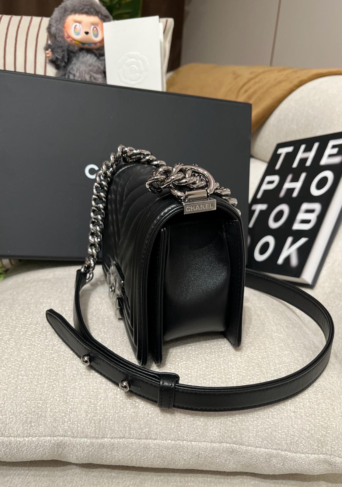 Chanel Boy small 20cm A67085 黑色牛皮亮面銀扣  100%Authentic,100%new全新貨品 ✅專門店收據✅晶片✅塵袋✅box