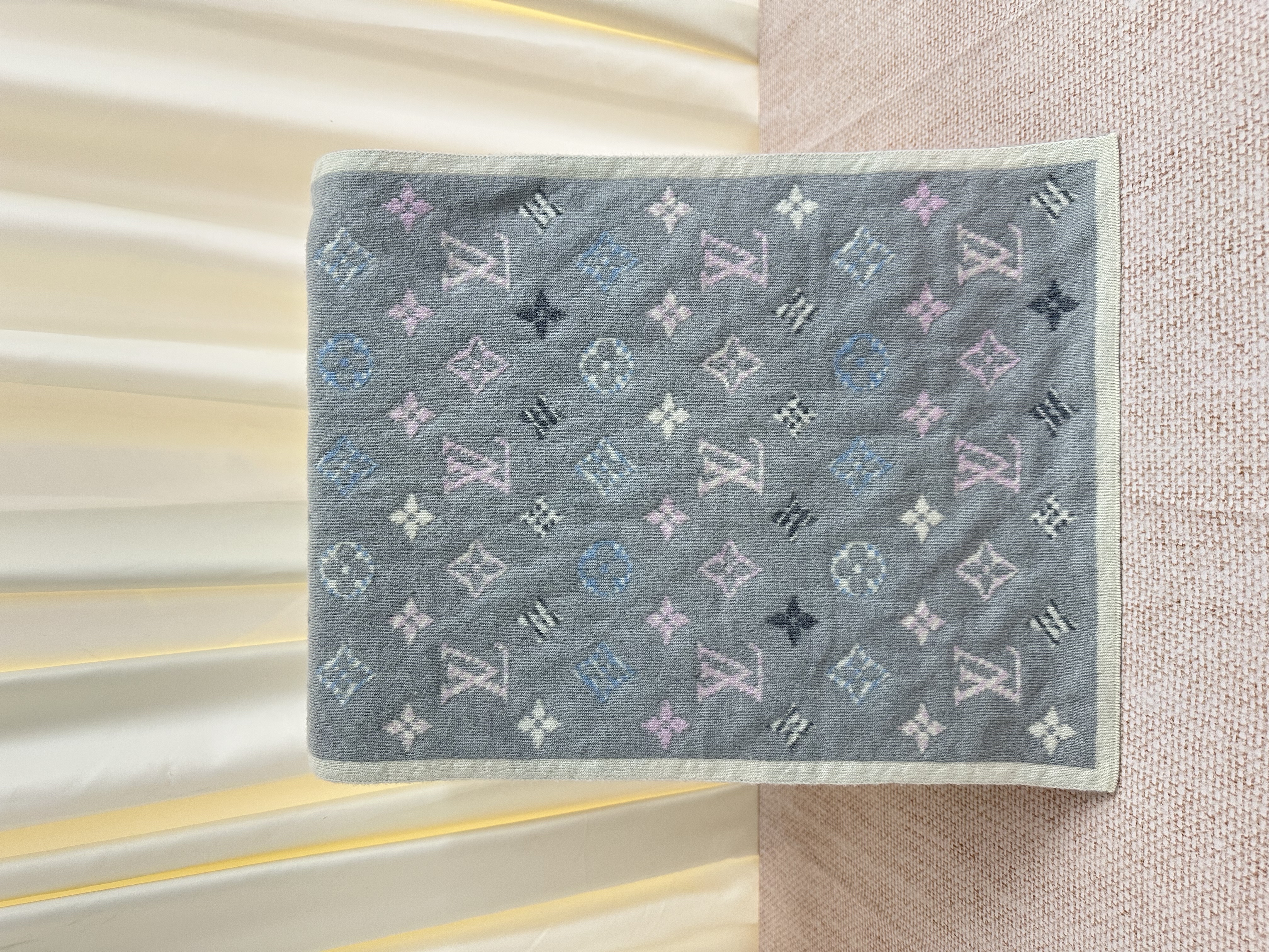 Pre-owned Louis Vuitton Scarf/ Product Code: 26040603
