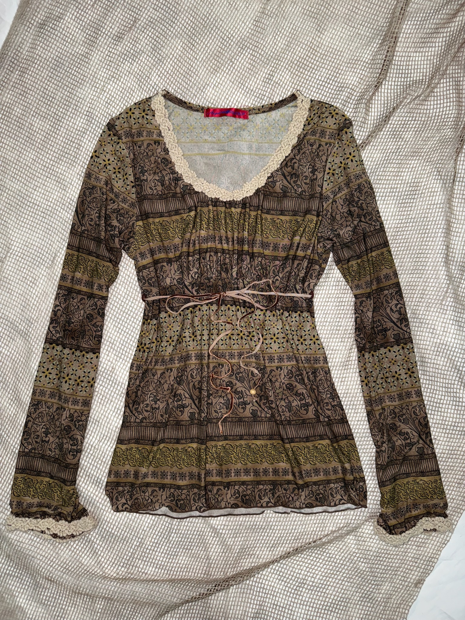 Boho Aesthetic Ditsy Patterned Blouse with Ribbon Tie