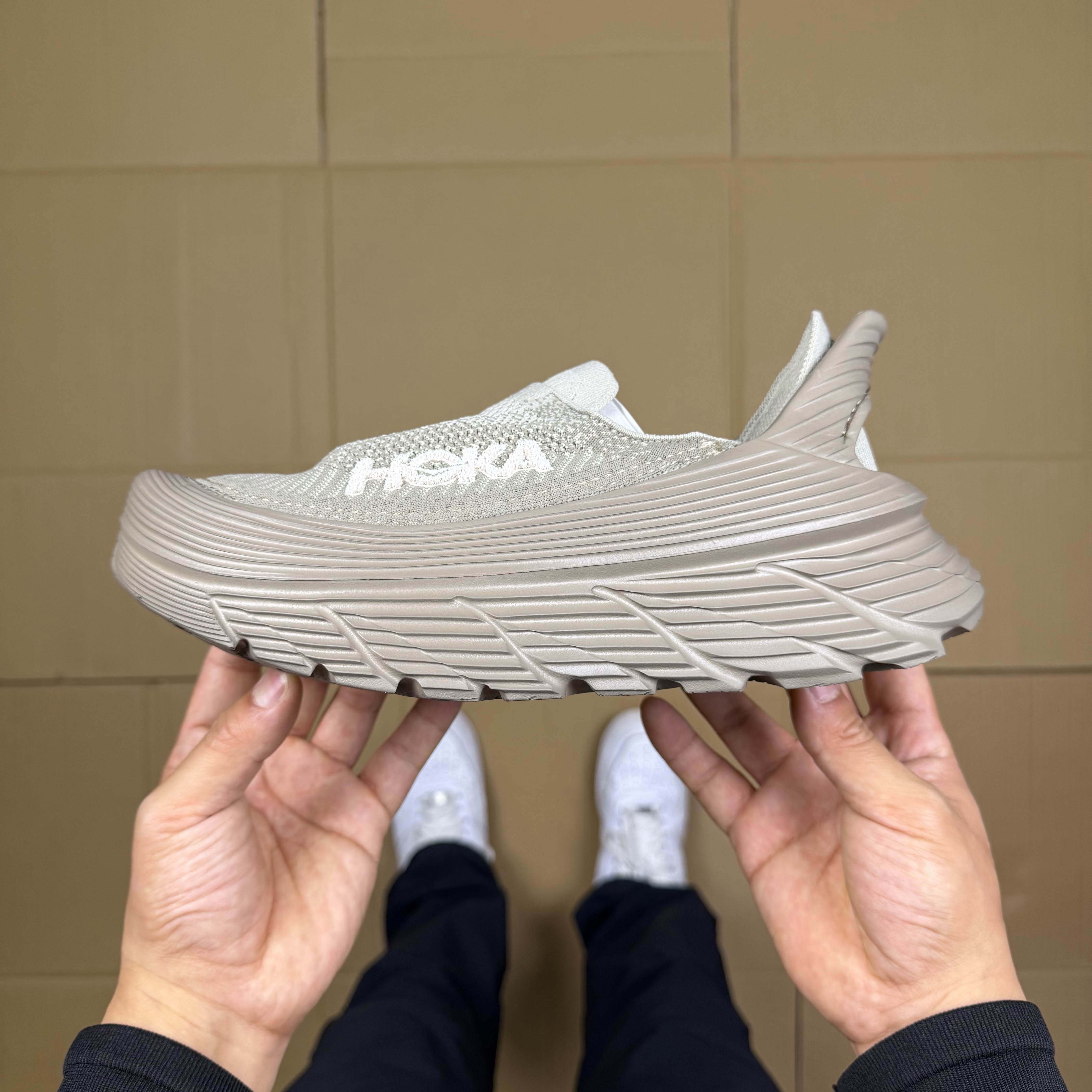 HOKA Restore TC