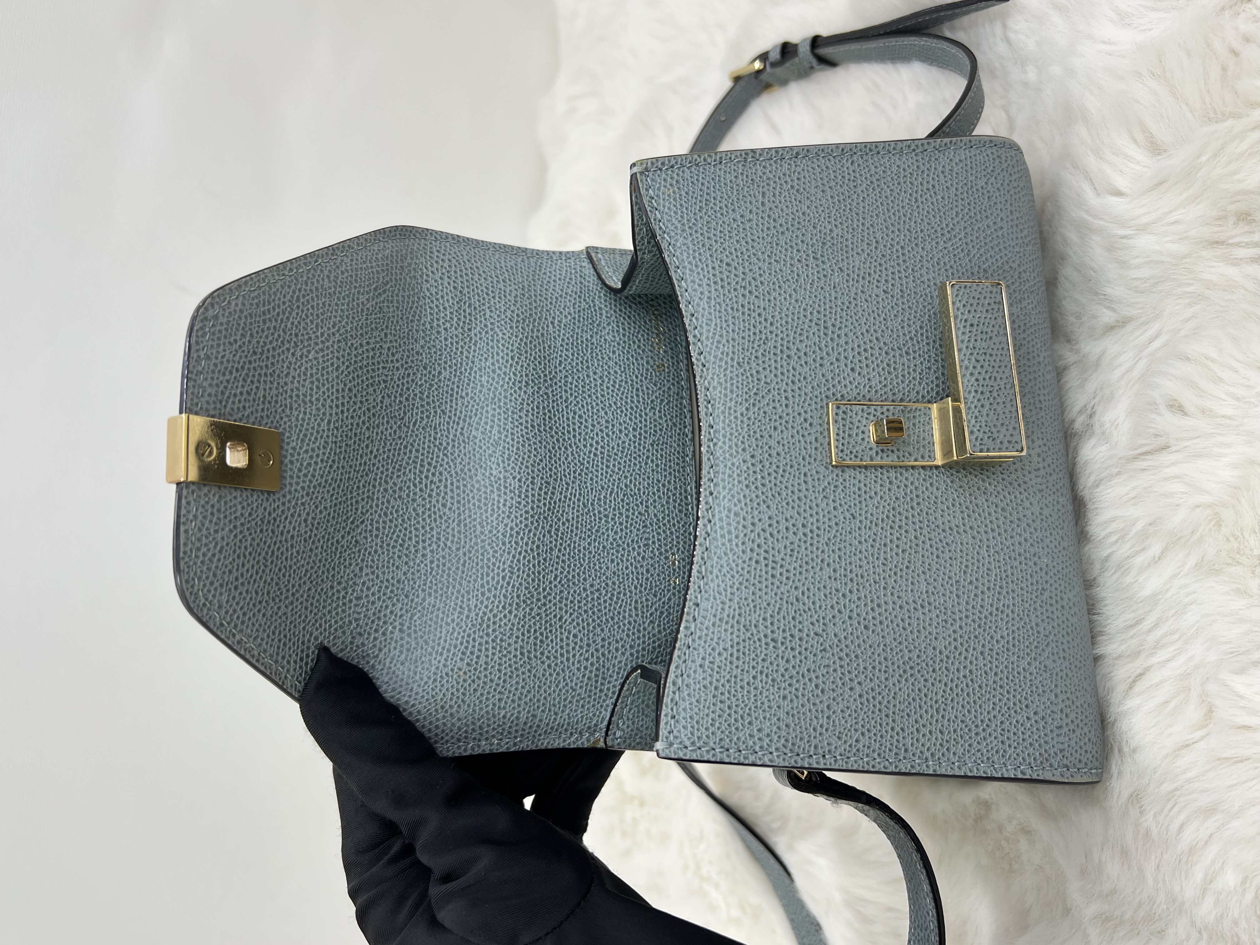 直播貨品 |  [1個-$100 2個-$300］R50