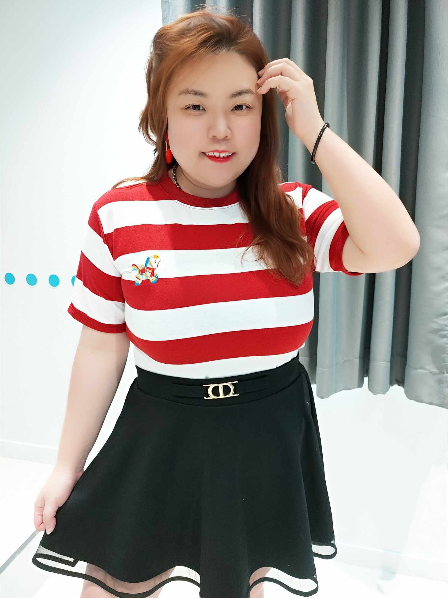 YCA09 198 刺绣马拼色条纹上衣