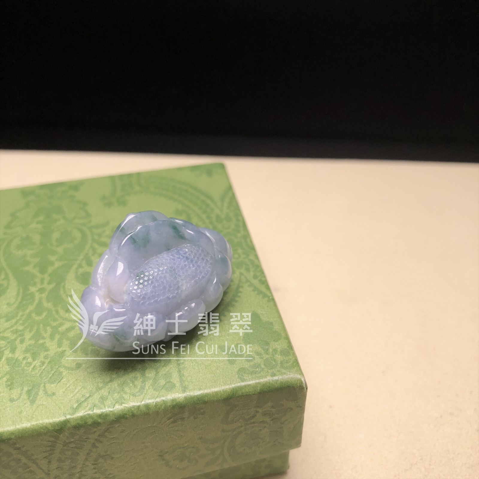 茄紫飄花蓮花  B08499