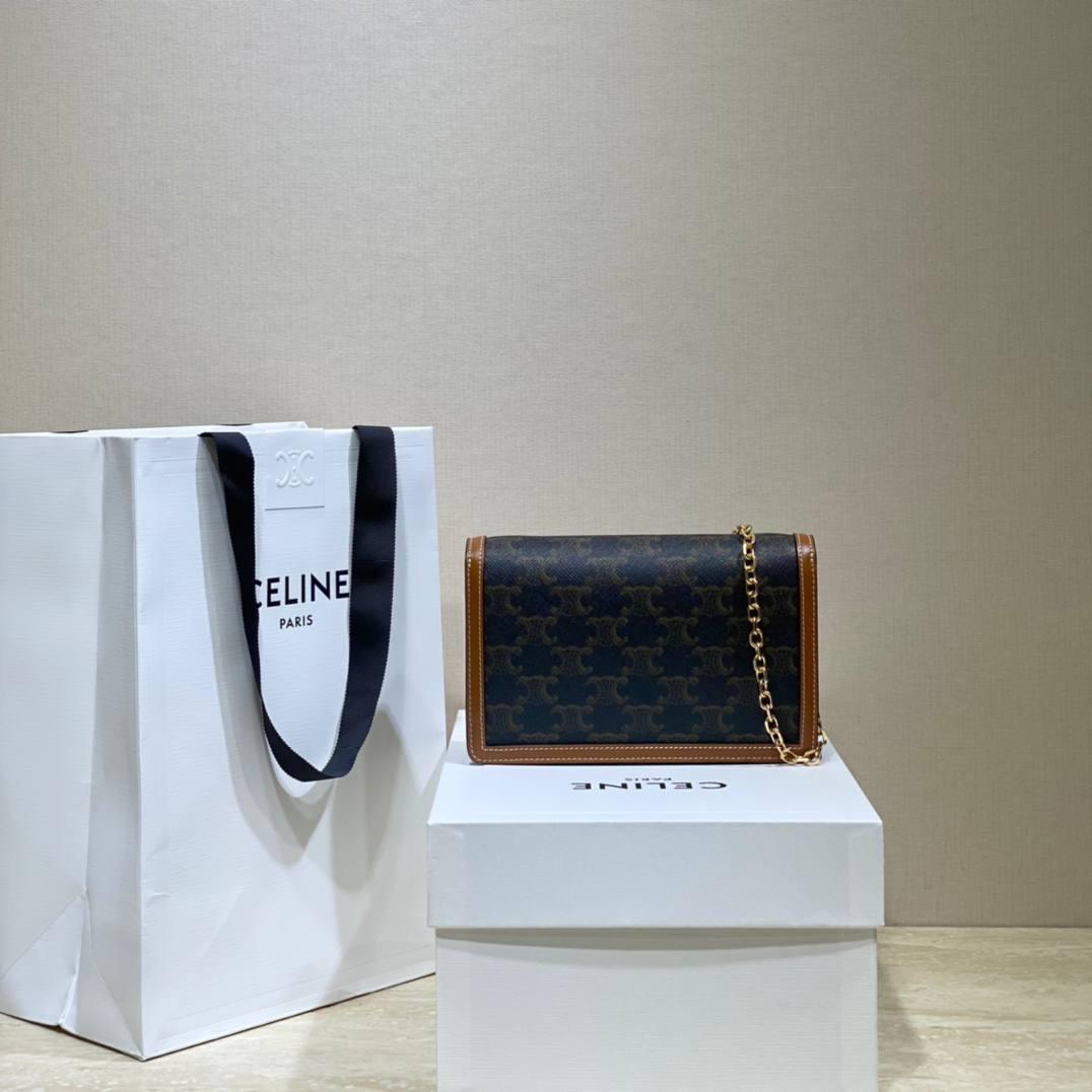 🔥大货实拍图 𝗖𝗘𝗟𝗜𝗡𝗘♥𝗠𝗔𝗜𝗟𝗟𝗢𝗡链条信封包 型号：10H422 尺寸：19.5*13*4cm