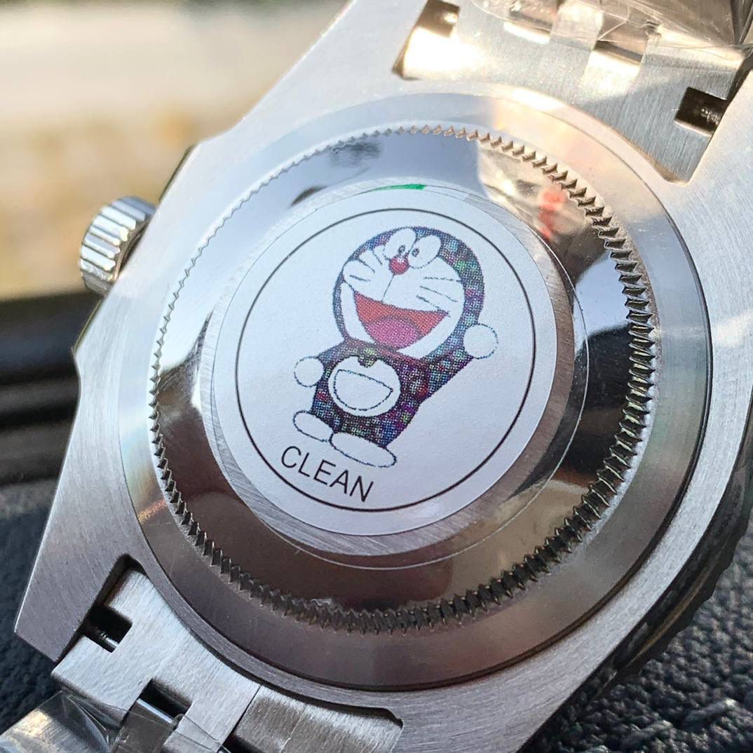 蓝黑圈（国米圈）🔵 劳力士格林尼治型ll系列m126710blnr-0002（蓝黑圈）2836机芯，尺寸40mm 这款劳力士格林尼治配备黑色表盘和蓝黑双色陶瓷圈。特大指针与简洁的三角形、圆形或长方形钟点标记涂上夜光物料，散发持久光芒。