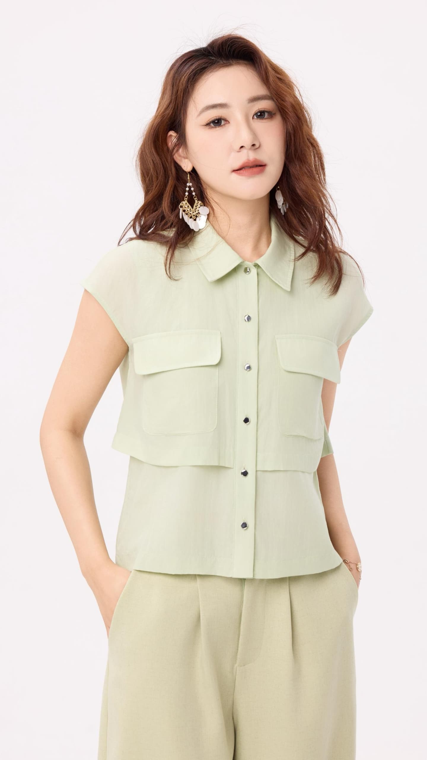 10141342 Verdant Glow Utility Blouse