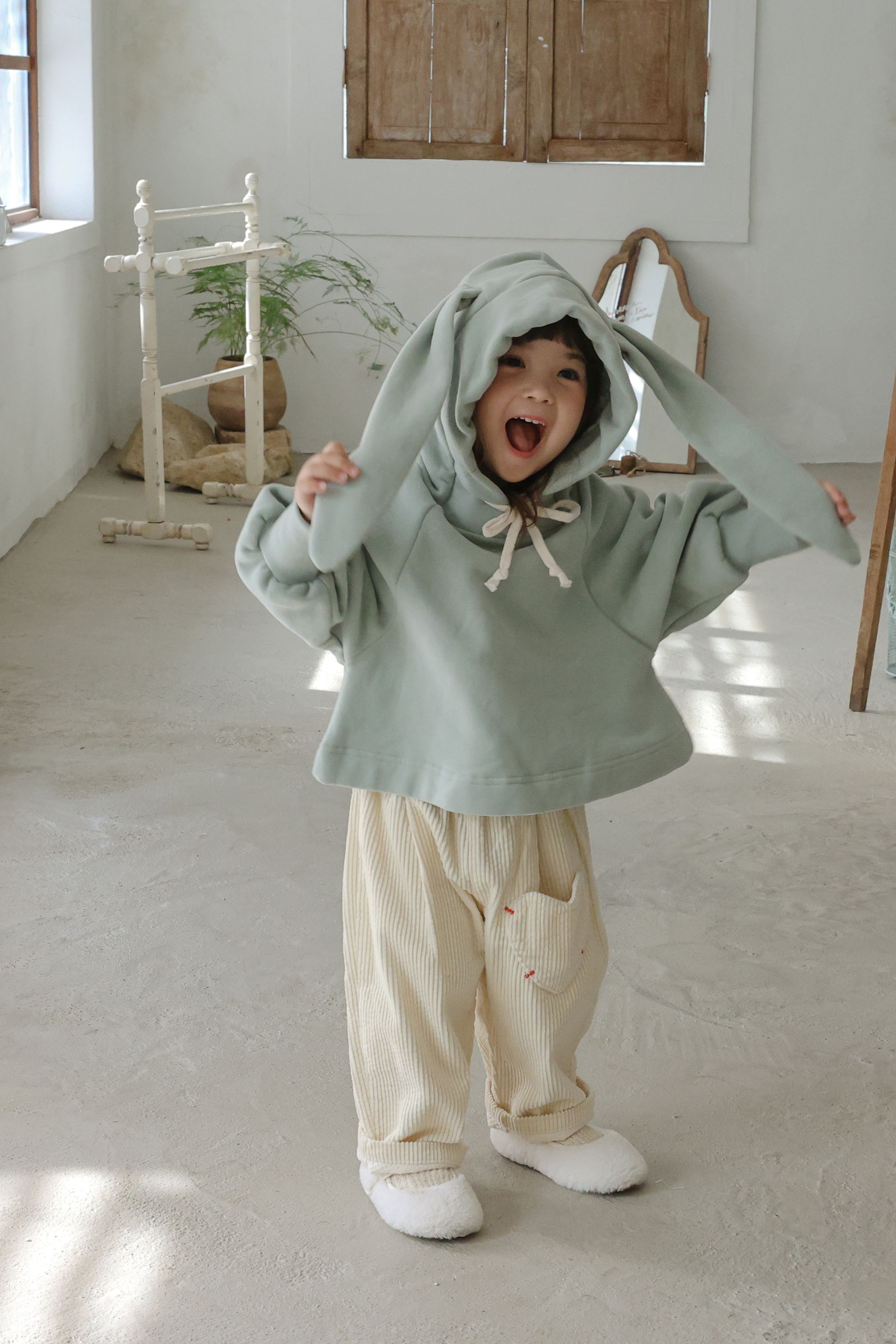 FLO | Bunnies hooded T-shirt