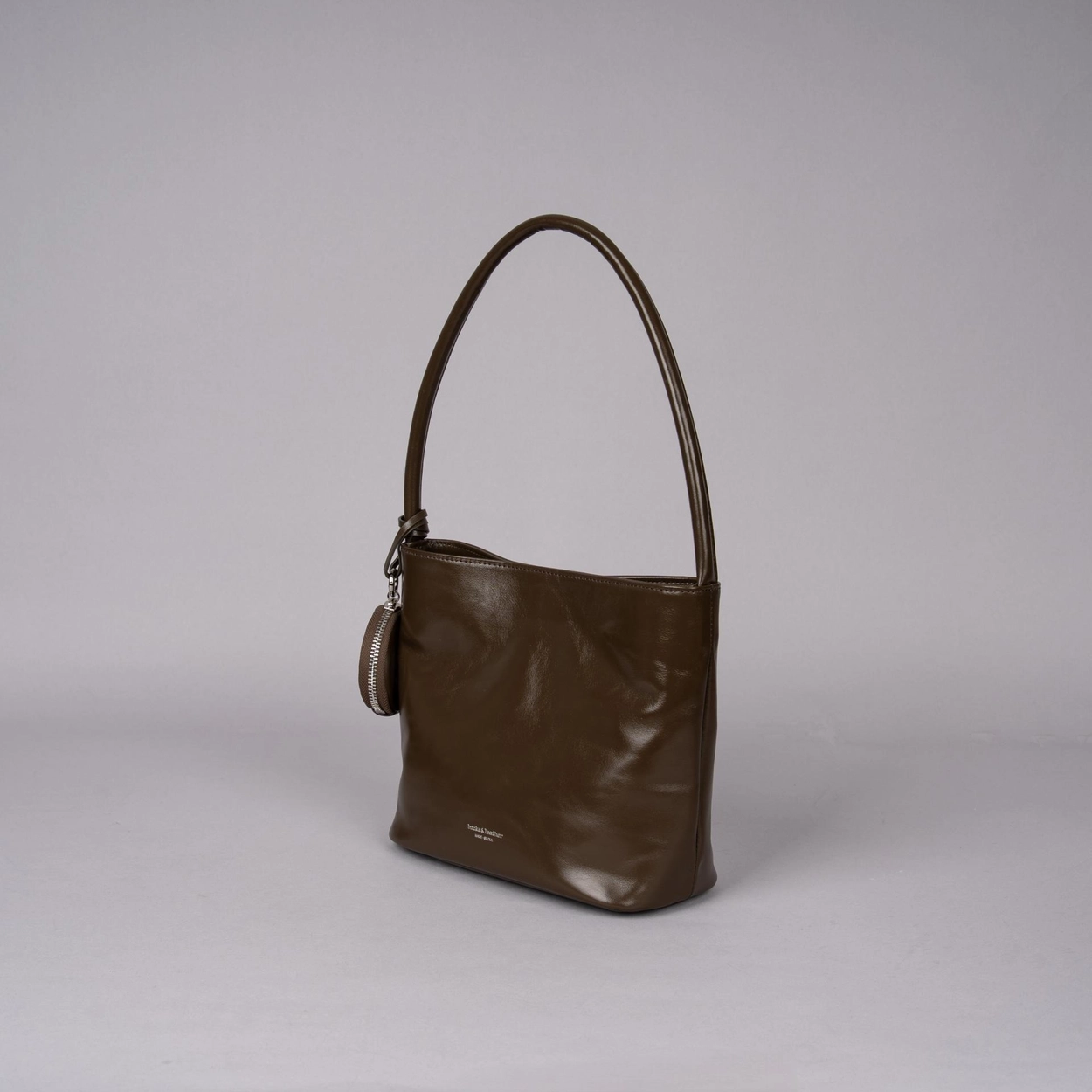 連線一口價, 不再有額外折扣【26SS】 預訂_More Bag with mini conis bag By Bucks & leather