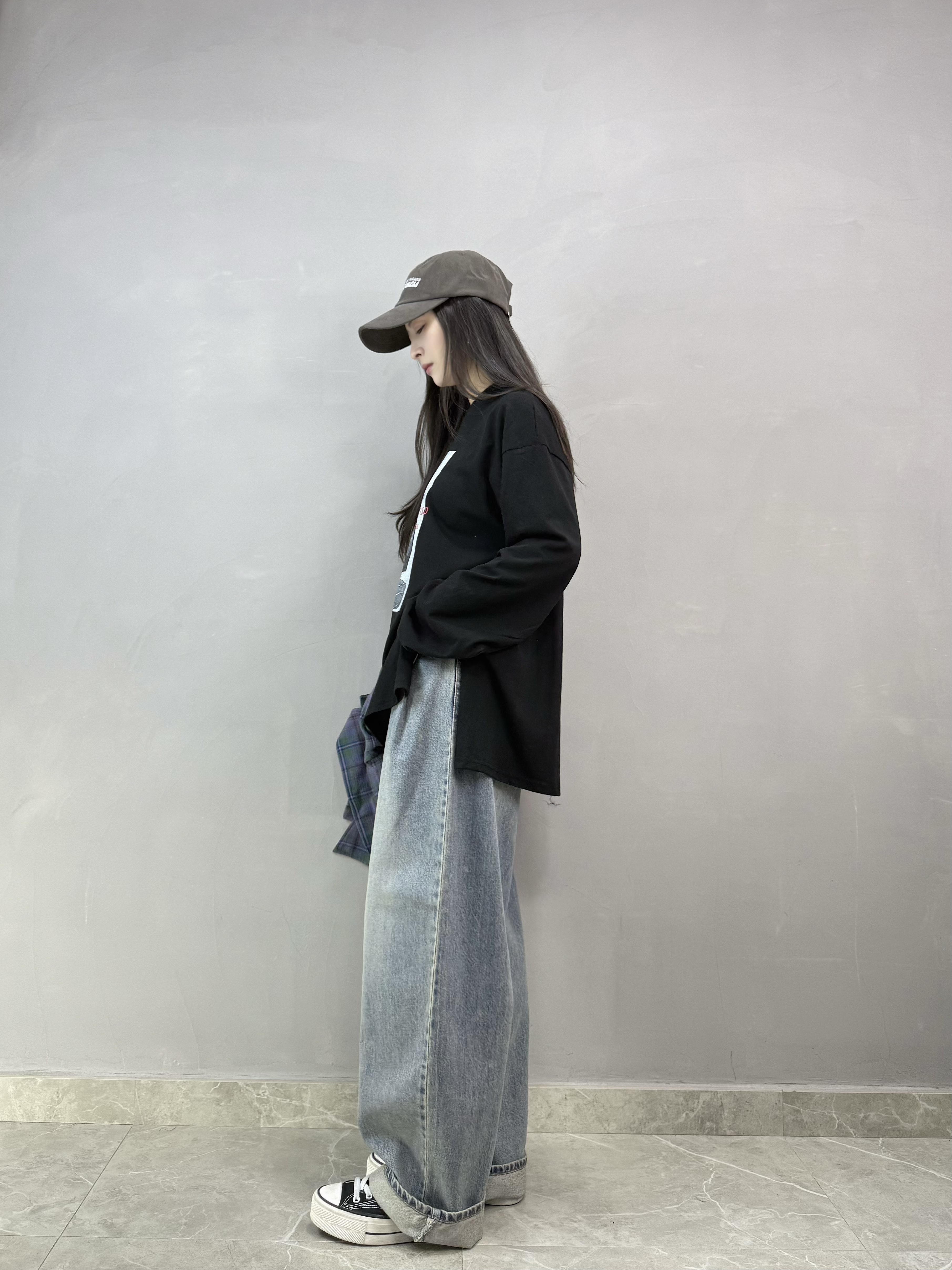 H16 人像開叉tee