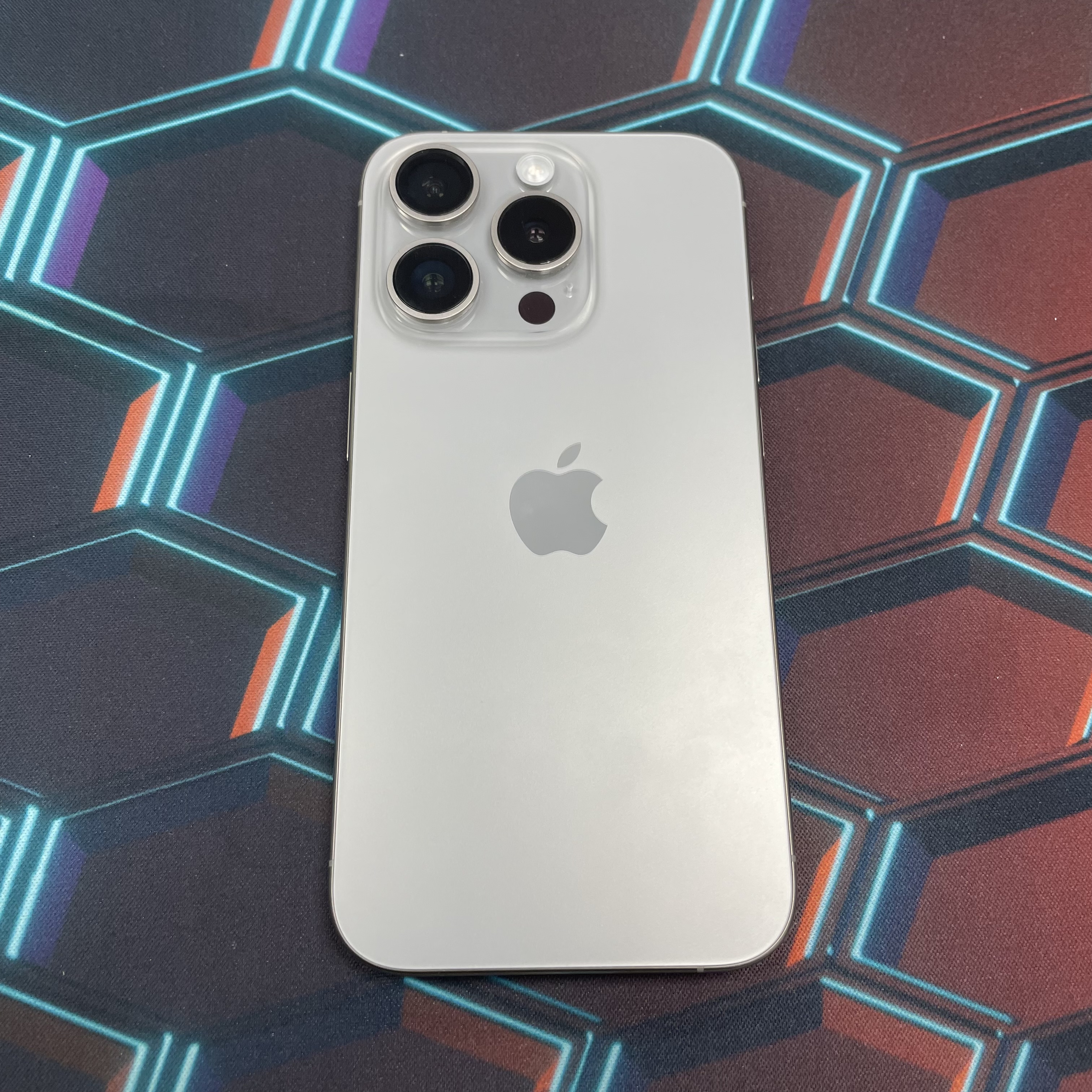 *6095 15 Pro 完美機 256GB 電85 原色 gray