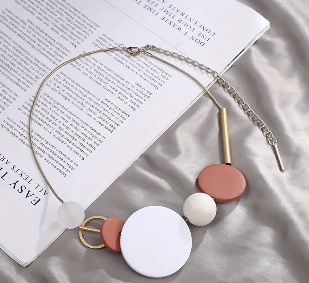 Geometric Round Wood Short Necklace