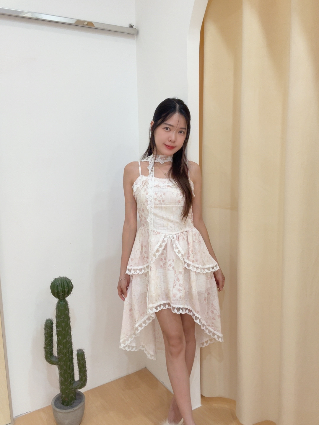 田园风碎花蕾丝拖尾连身裙 R3034