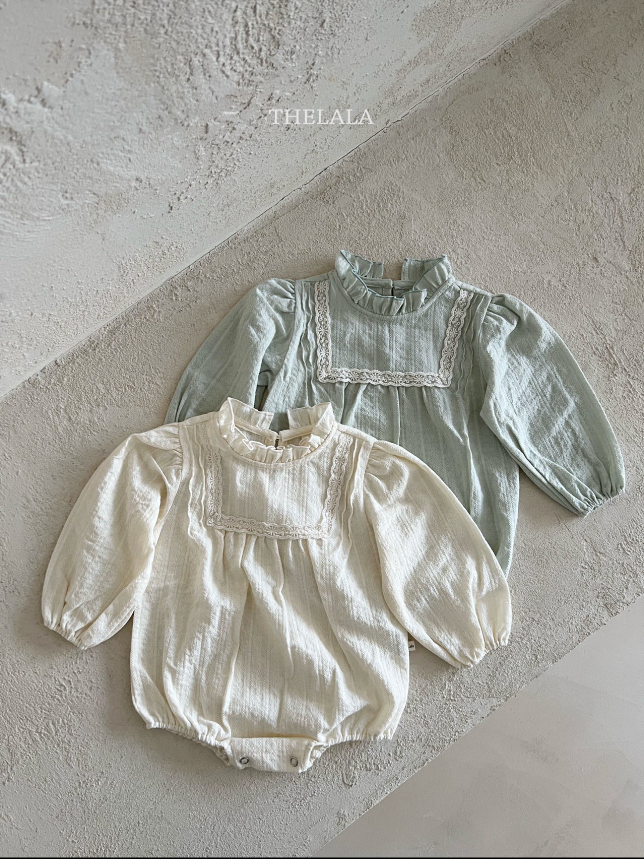 🌸預訂 韓國直送🌸🇰🇷THELALA兩色蕾絲花邊領長袖包屁衣