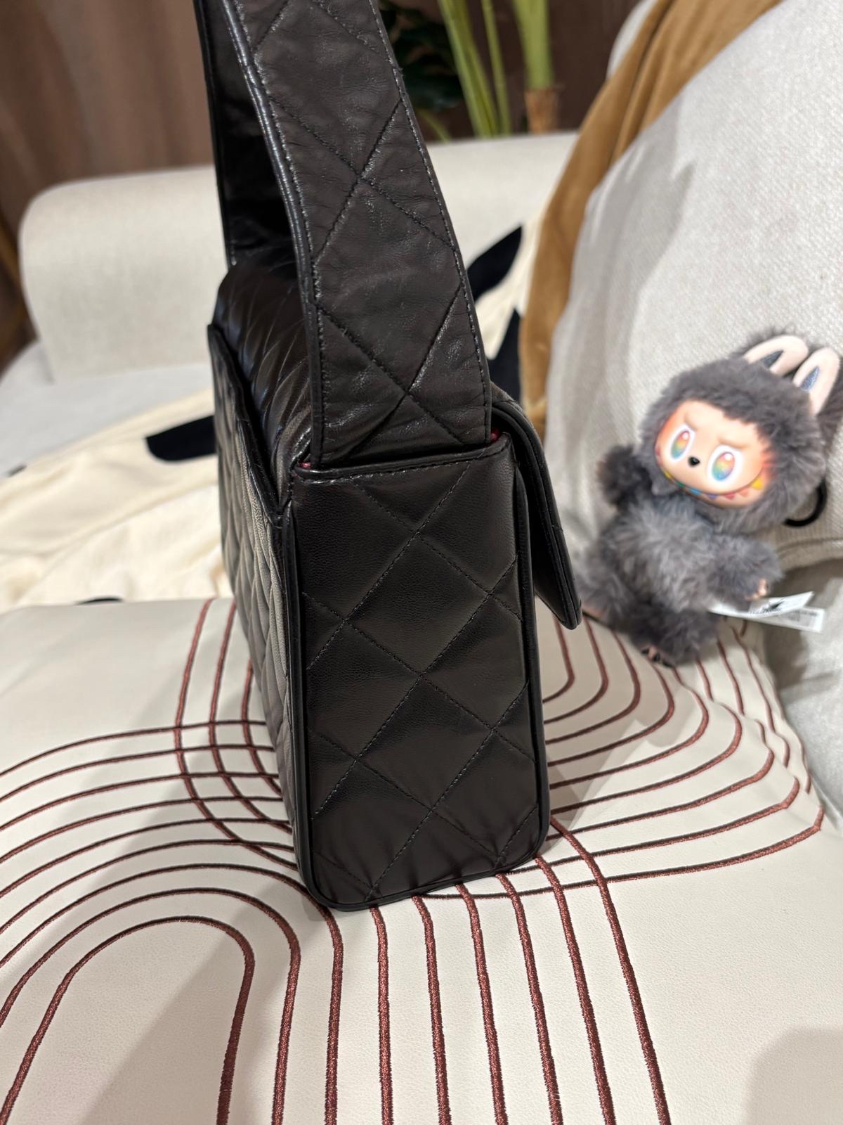Chanel vintage so black Shoulder bag 100%Authentic ,88%new✅card