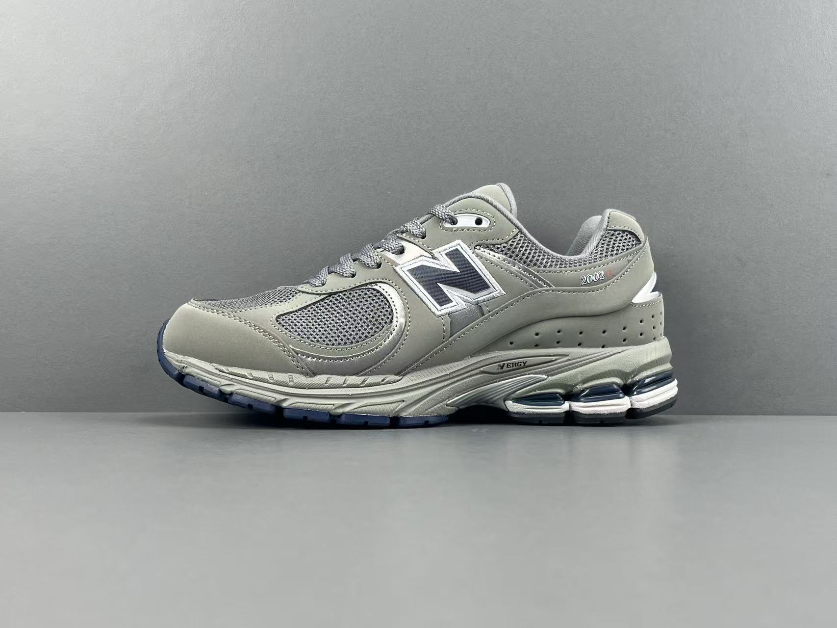 New Balance 2002R ML2002RC