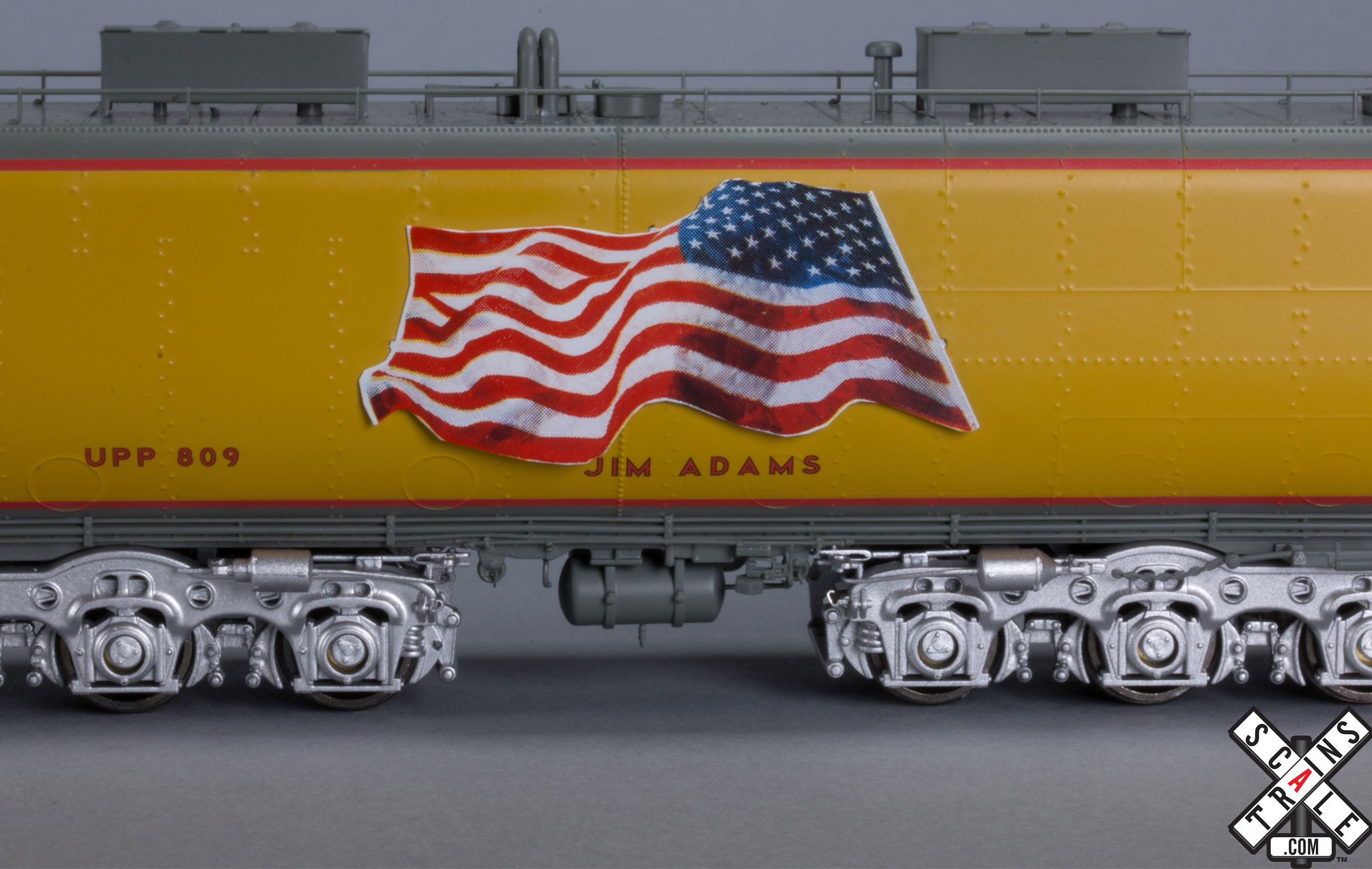 Union Pacific HO Water Tender set w/flag Scaletrains SXT30019