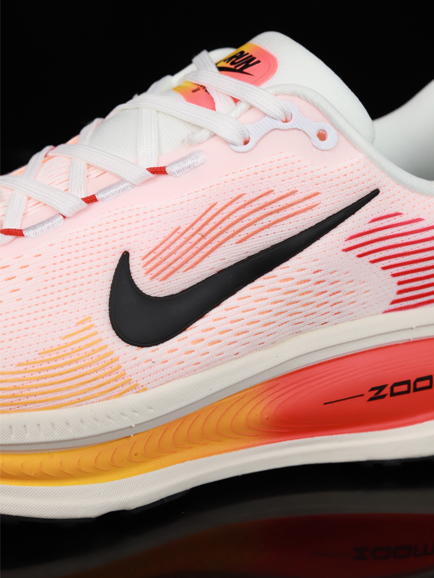 Nike Vomero 18 HM6804-100