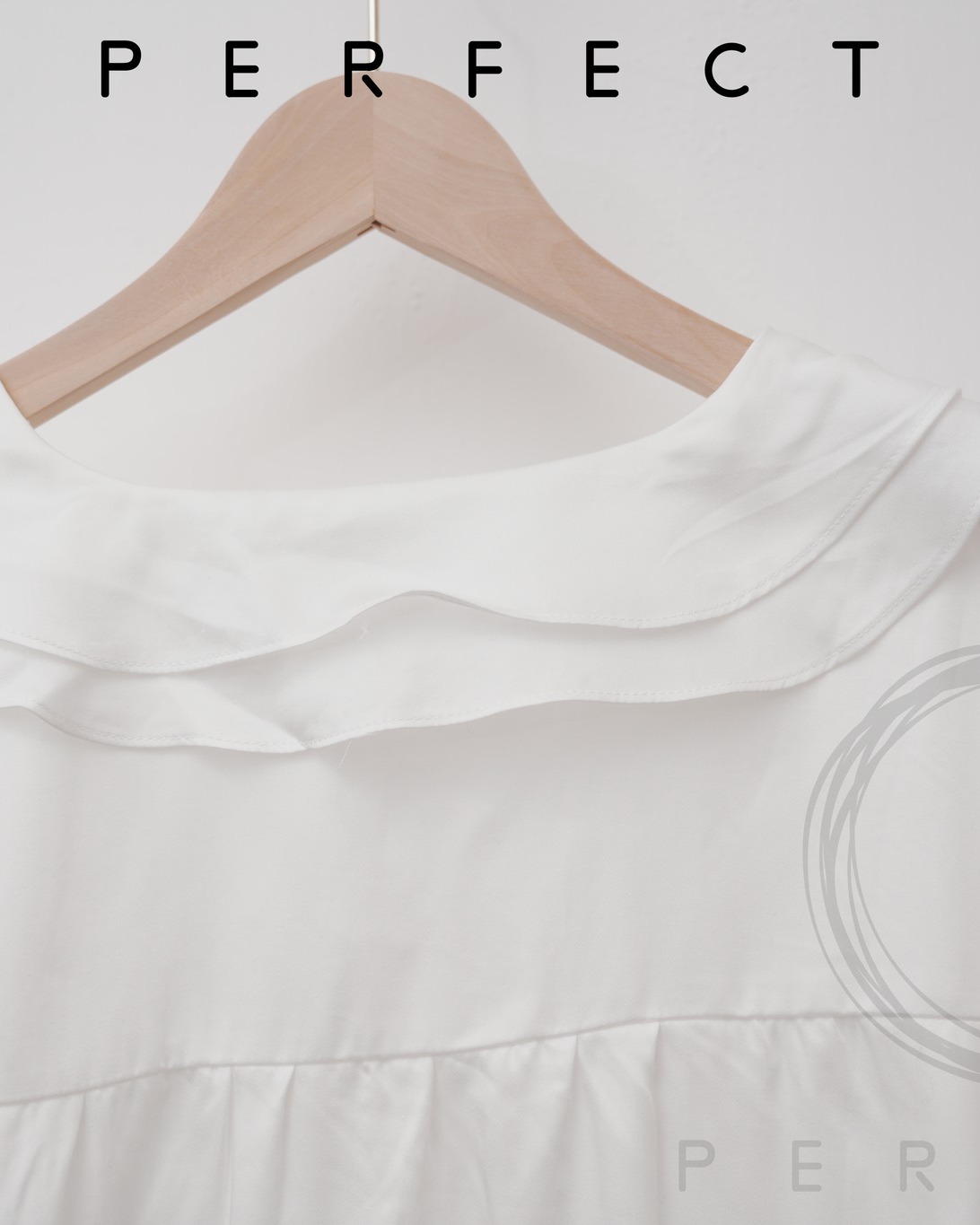 T0004_高貴面料五色大RUFFLE領上衣(純潔白)