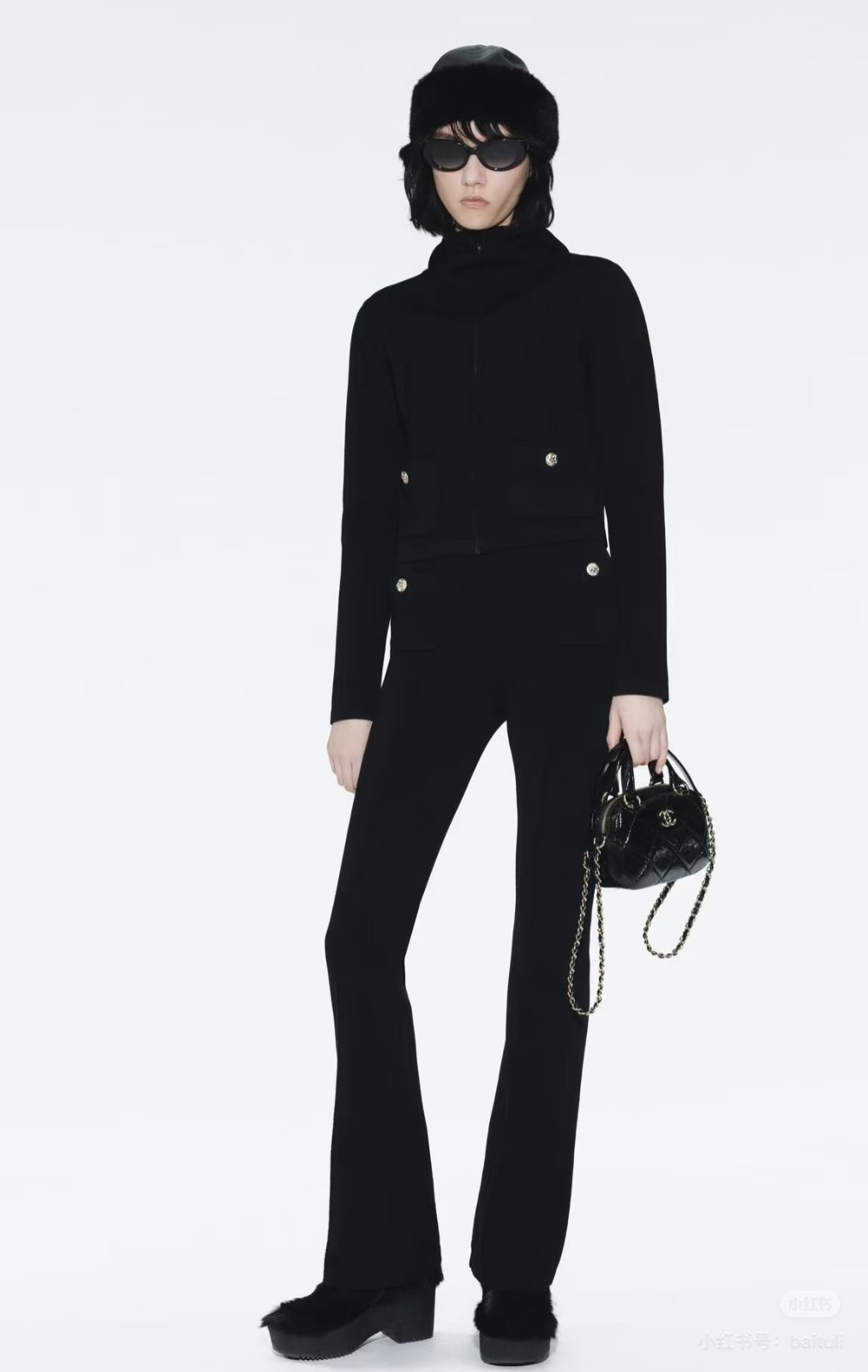 CHANEL 滑雪系列 25N 迷你保齡球包